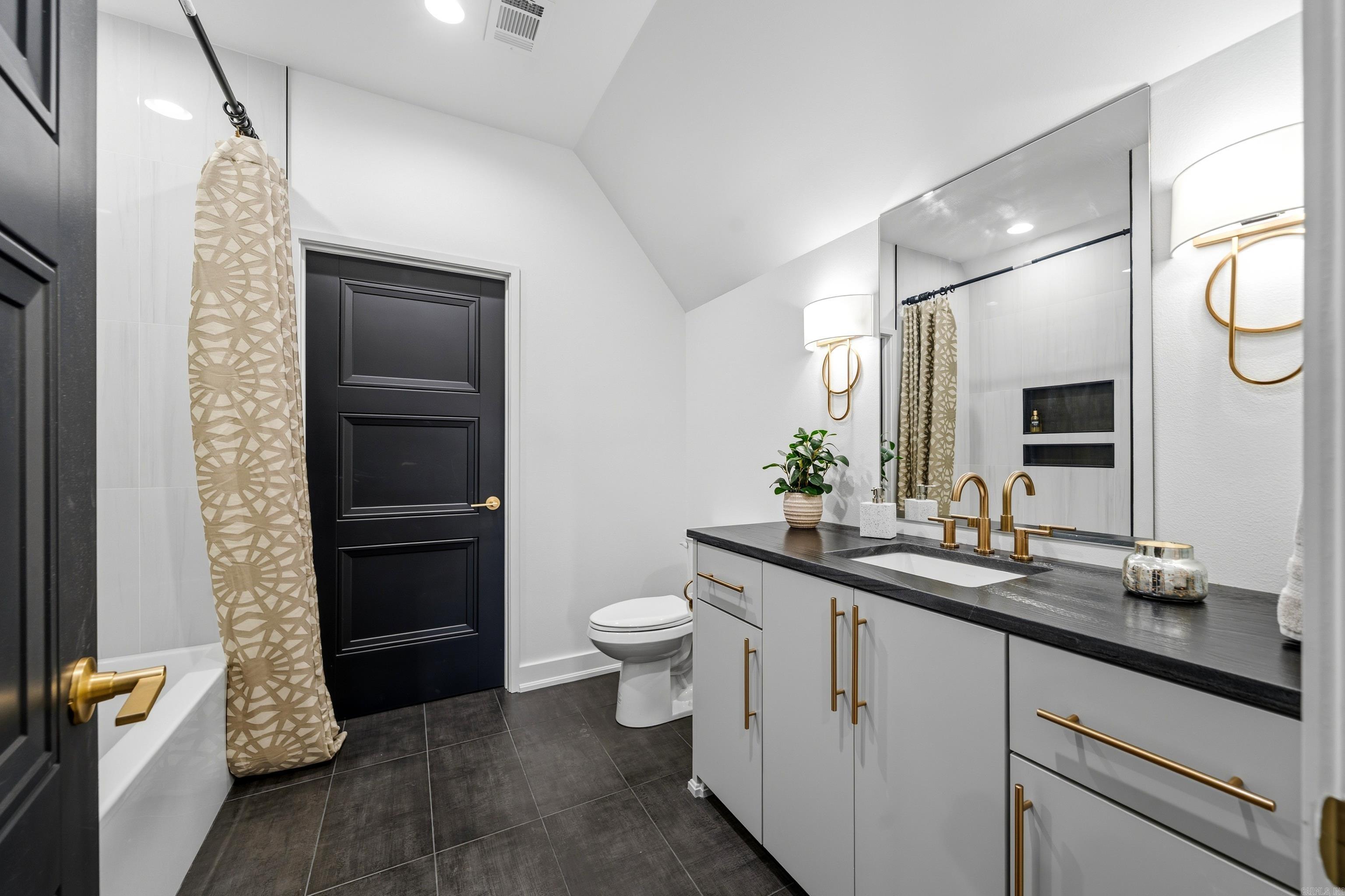ARLINGTON PARK - Residential