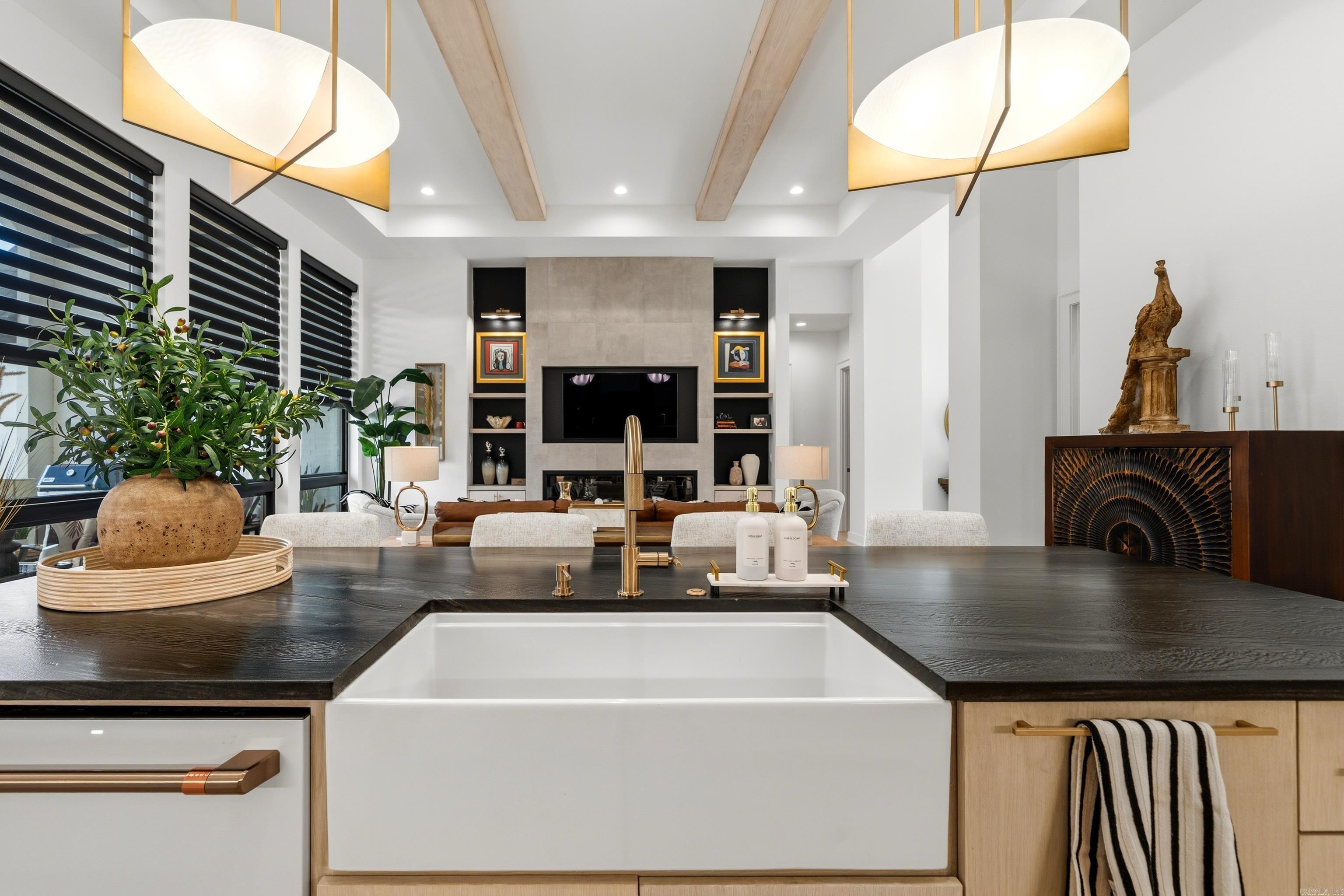 ARLINGTON PARK - Residential