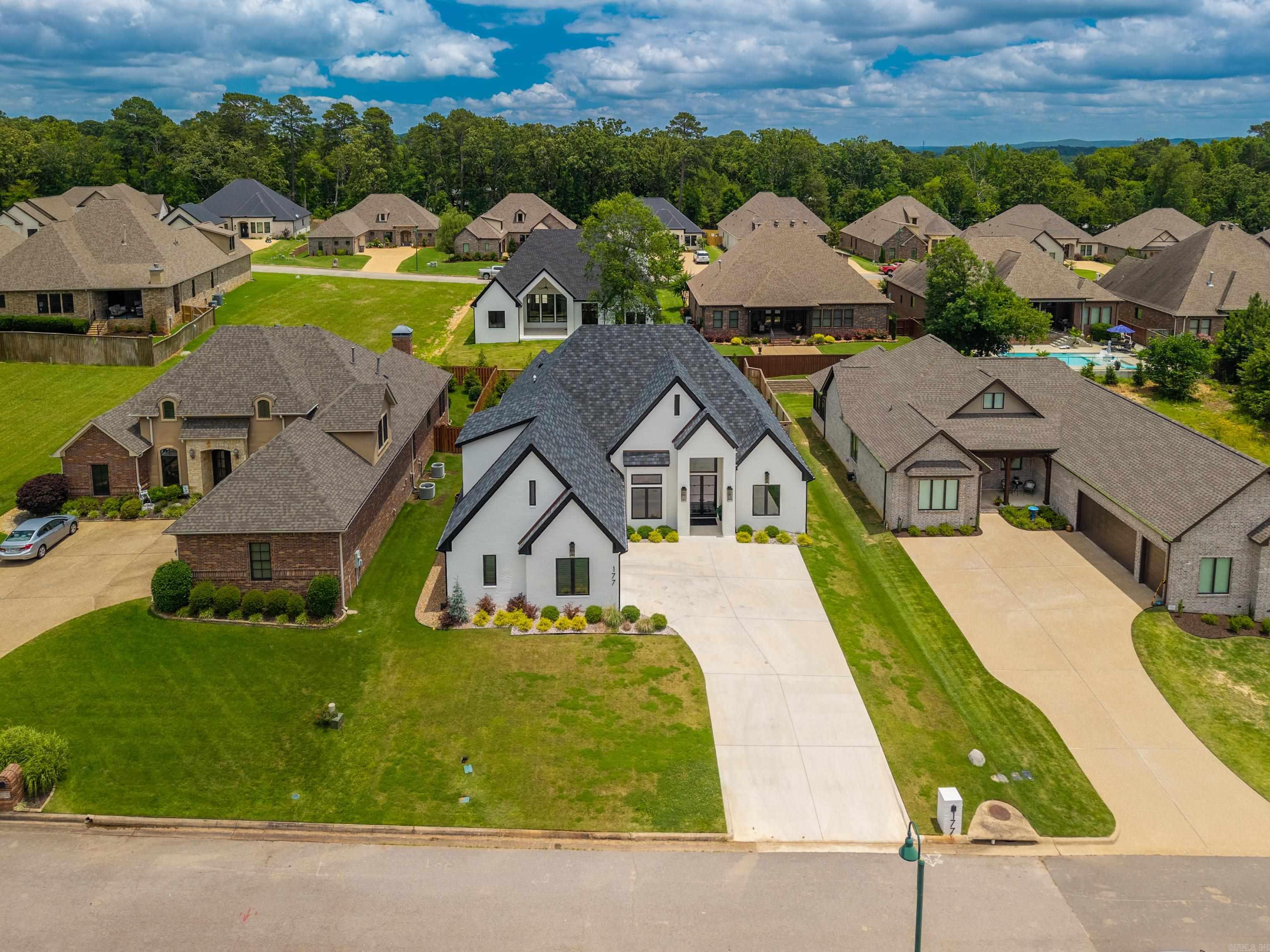 ARLINGTON PARK - Residential