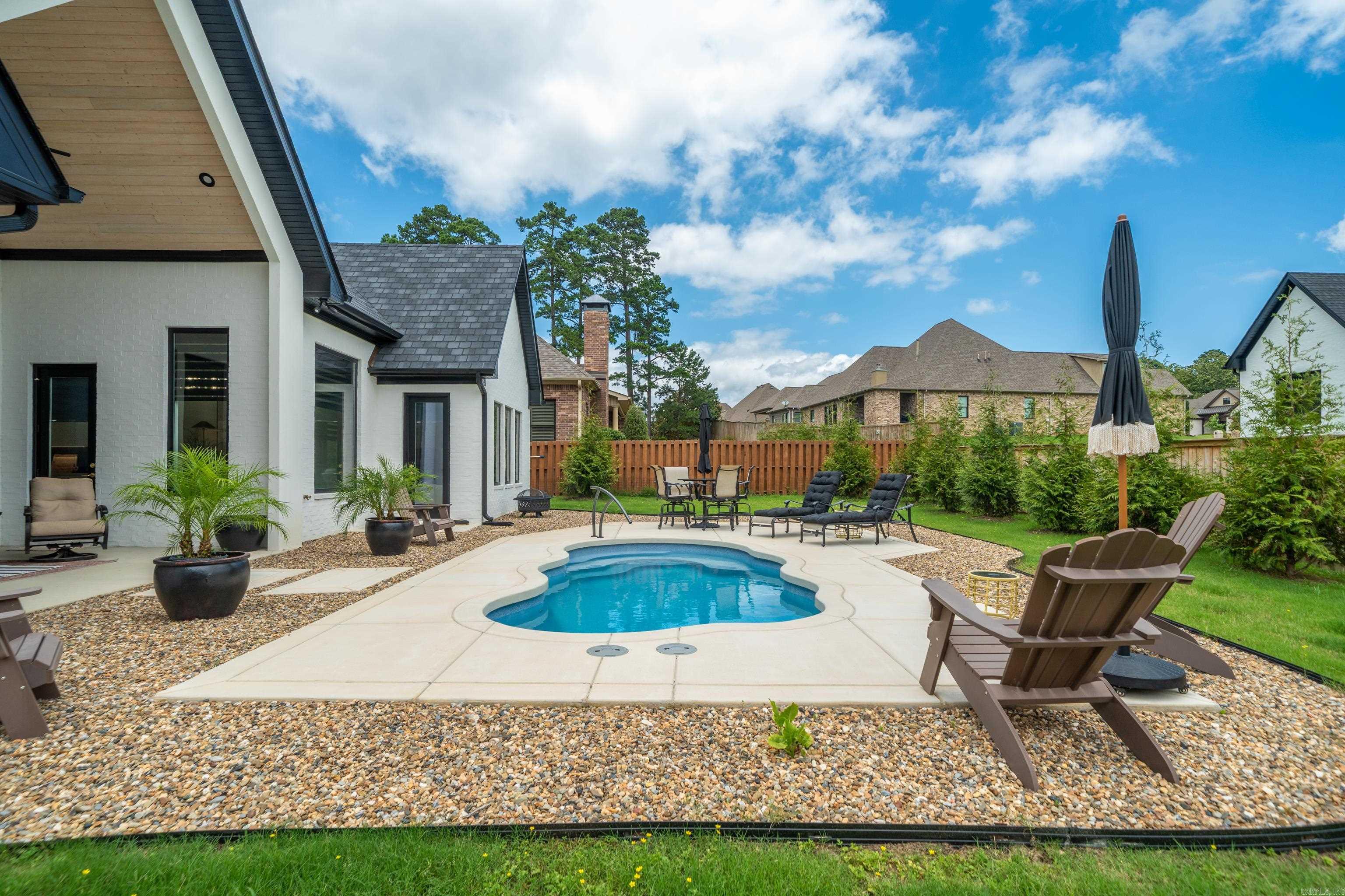 ARLINGTON PARK - Residential