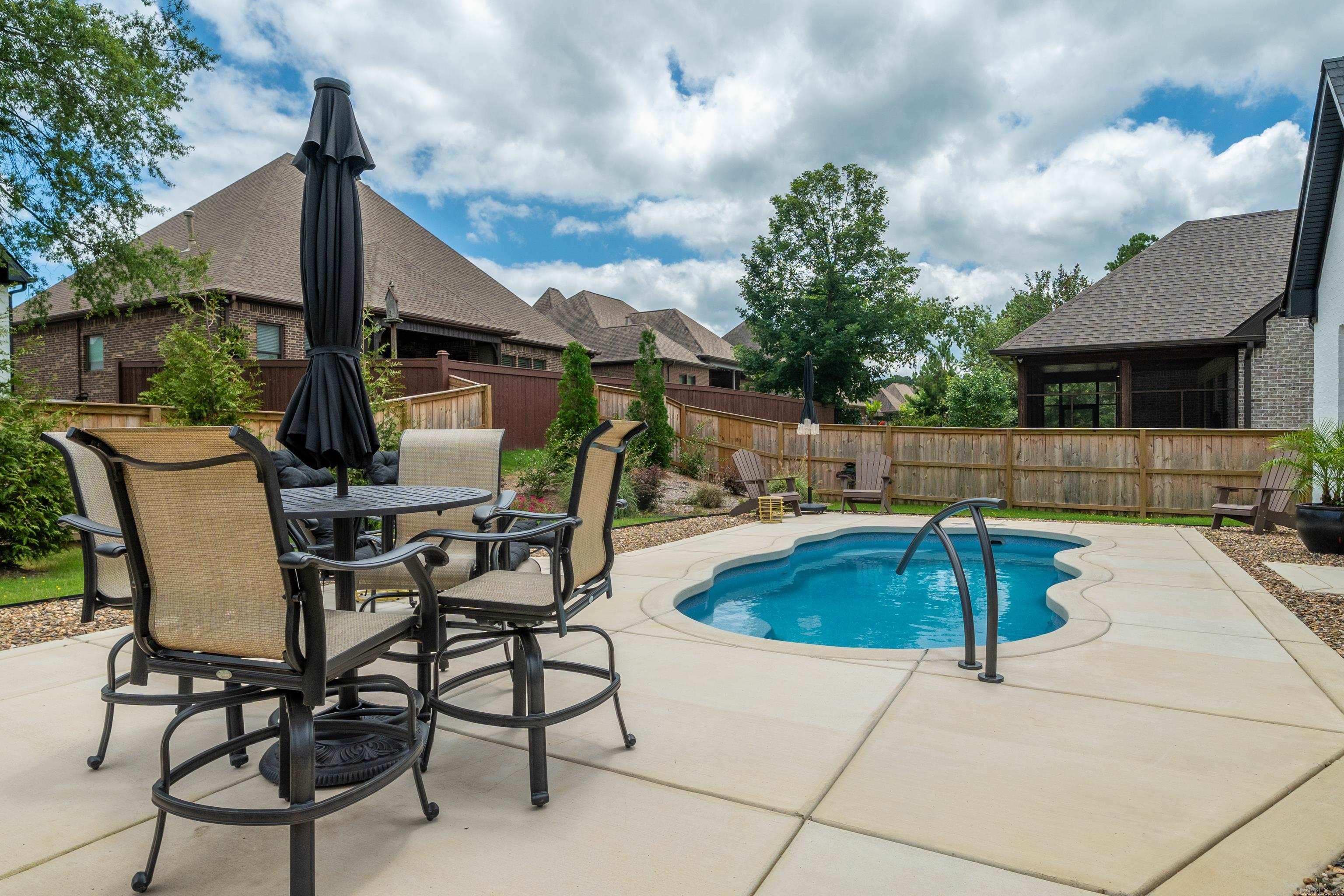 ARLINGTON PARK - Residential
