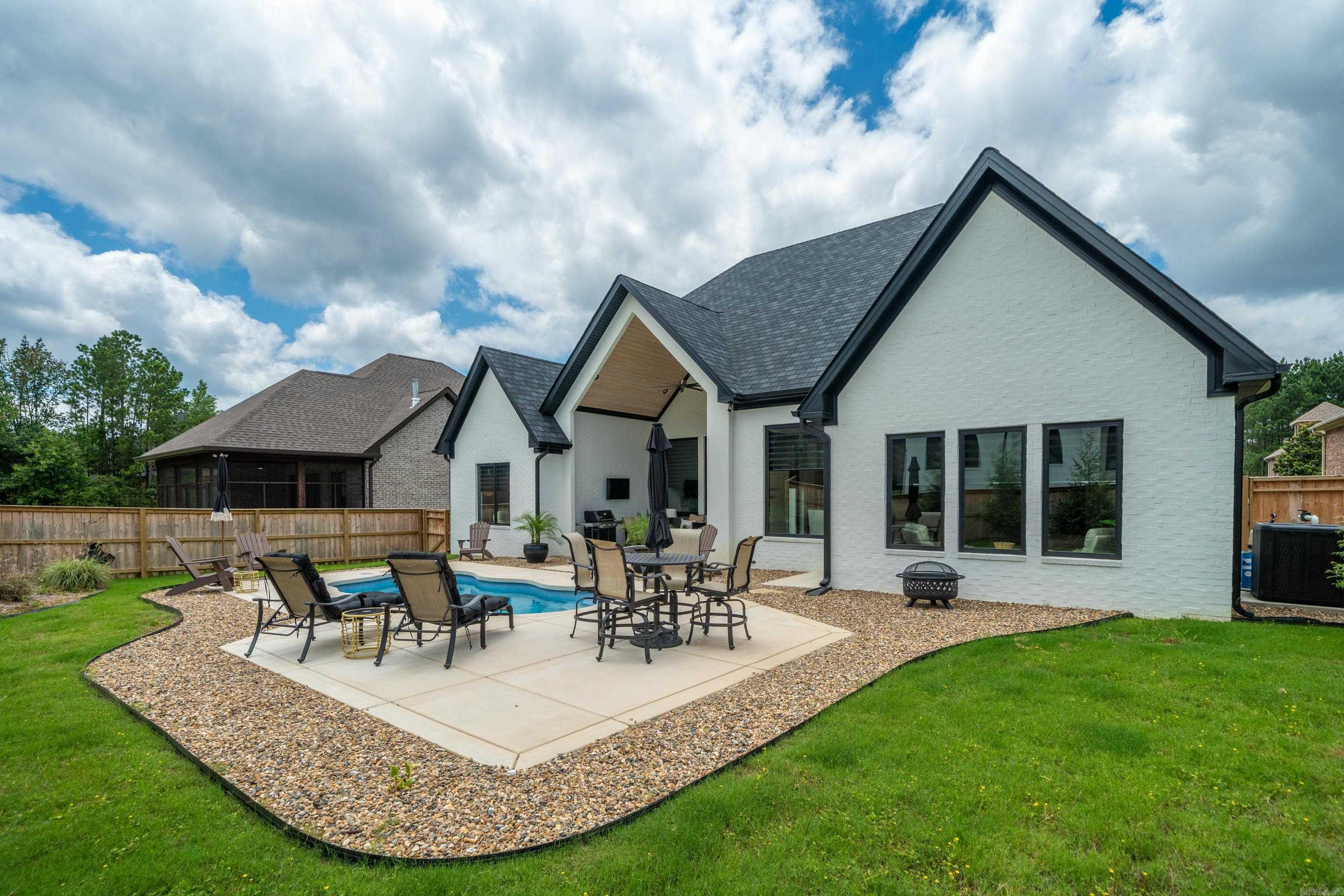 ARLINGTON PARK - Residential