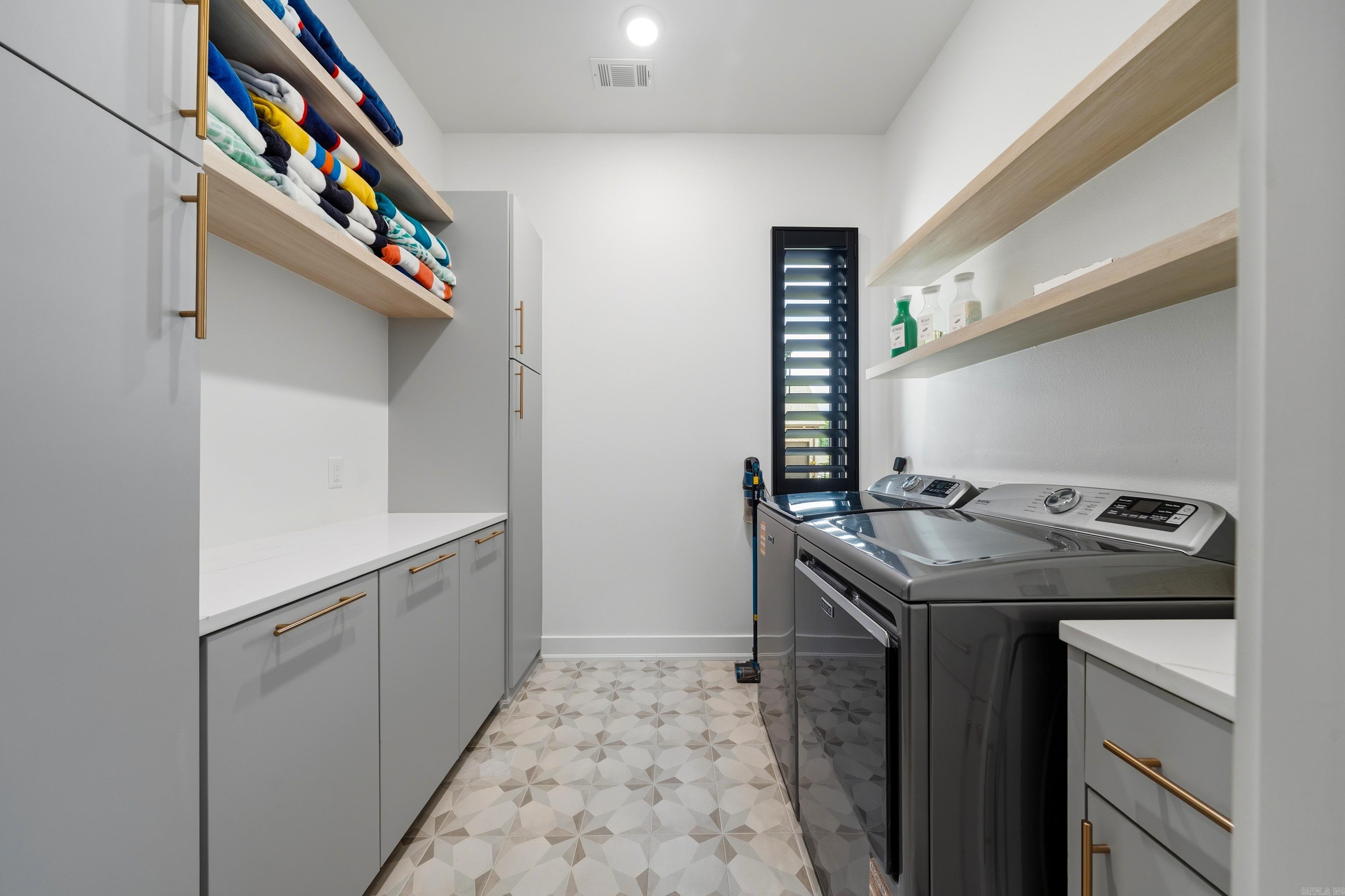 ARLINGTON PARK - Residential
