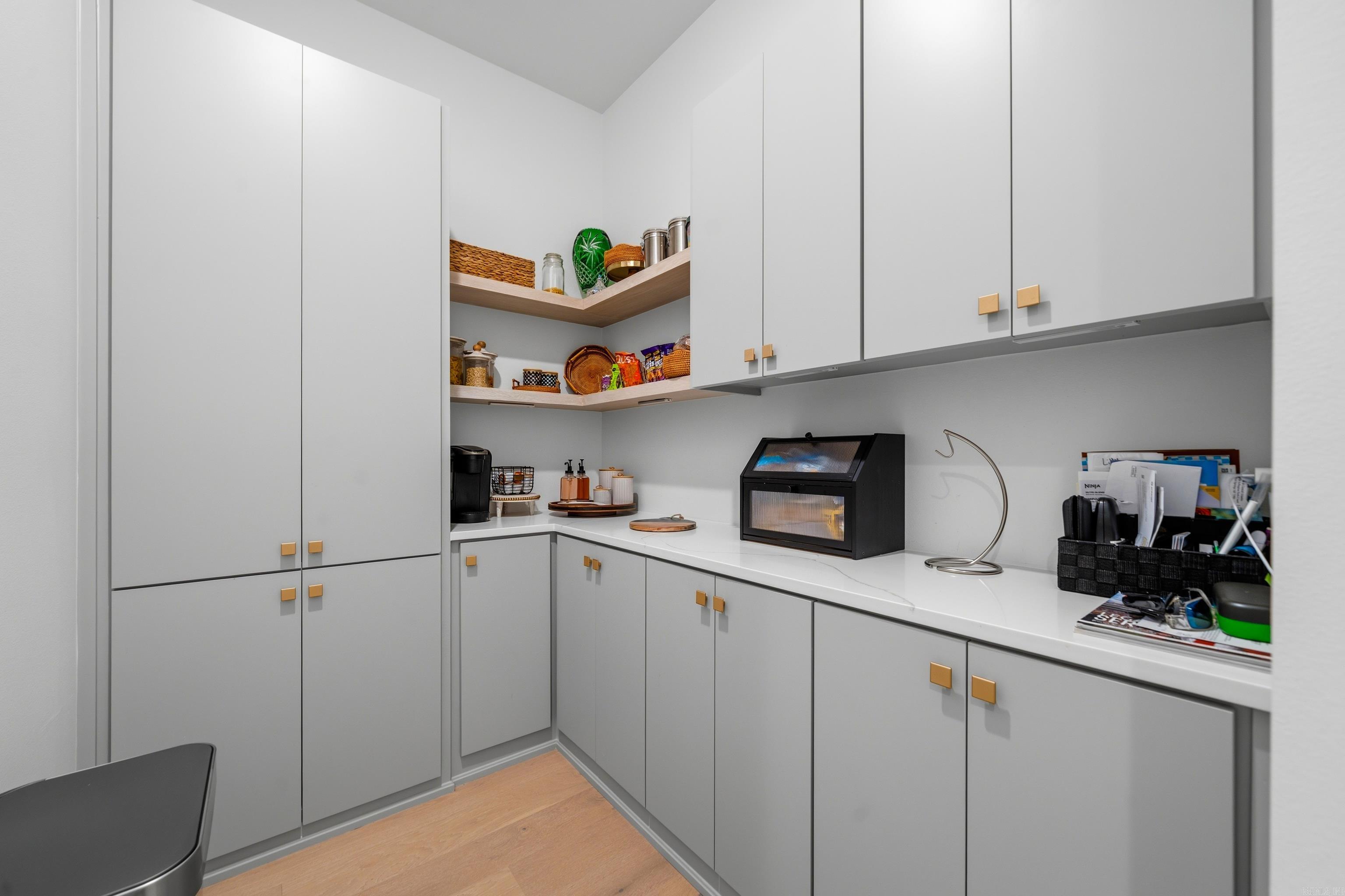 ARLINGTON PARK - Residential