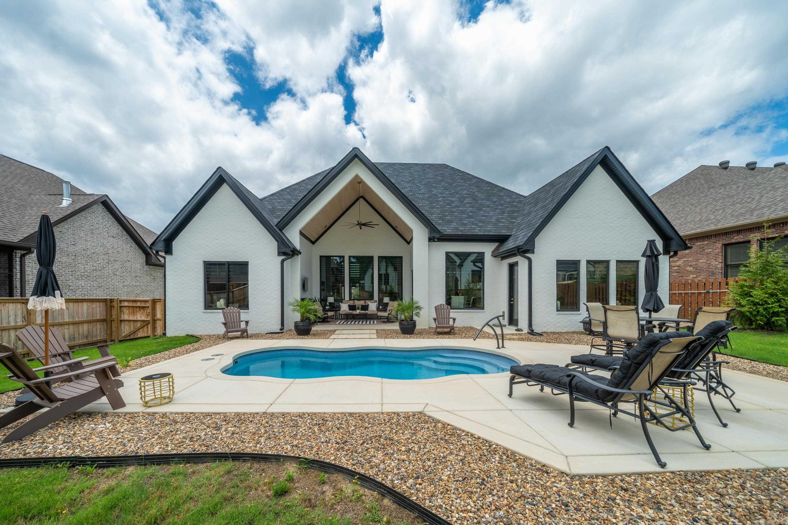 ARLINGTON PARK - Residential