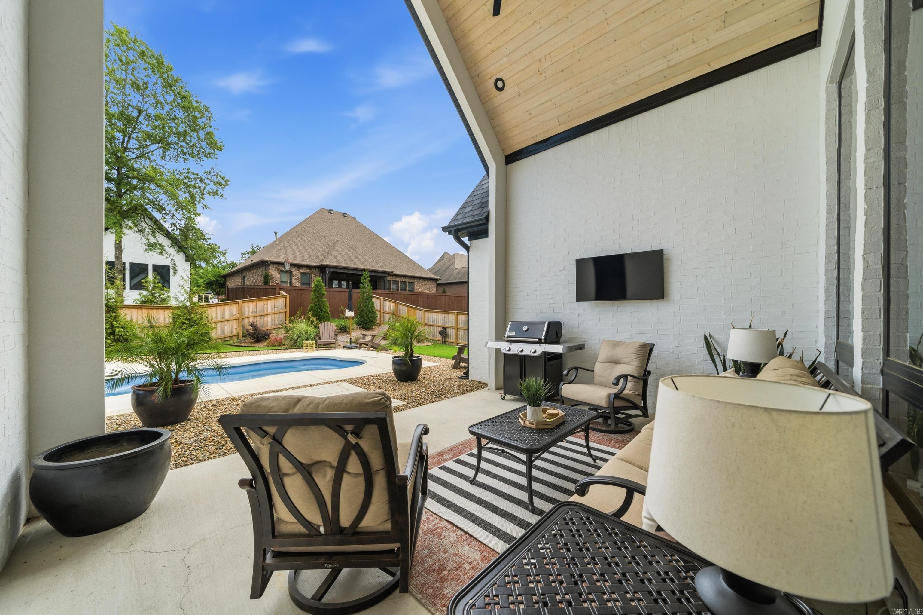 ARLINGTON PARK - Residential