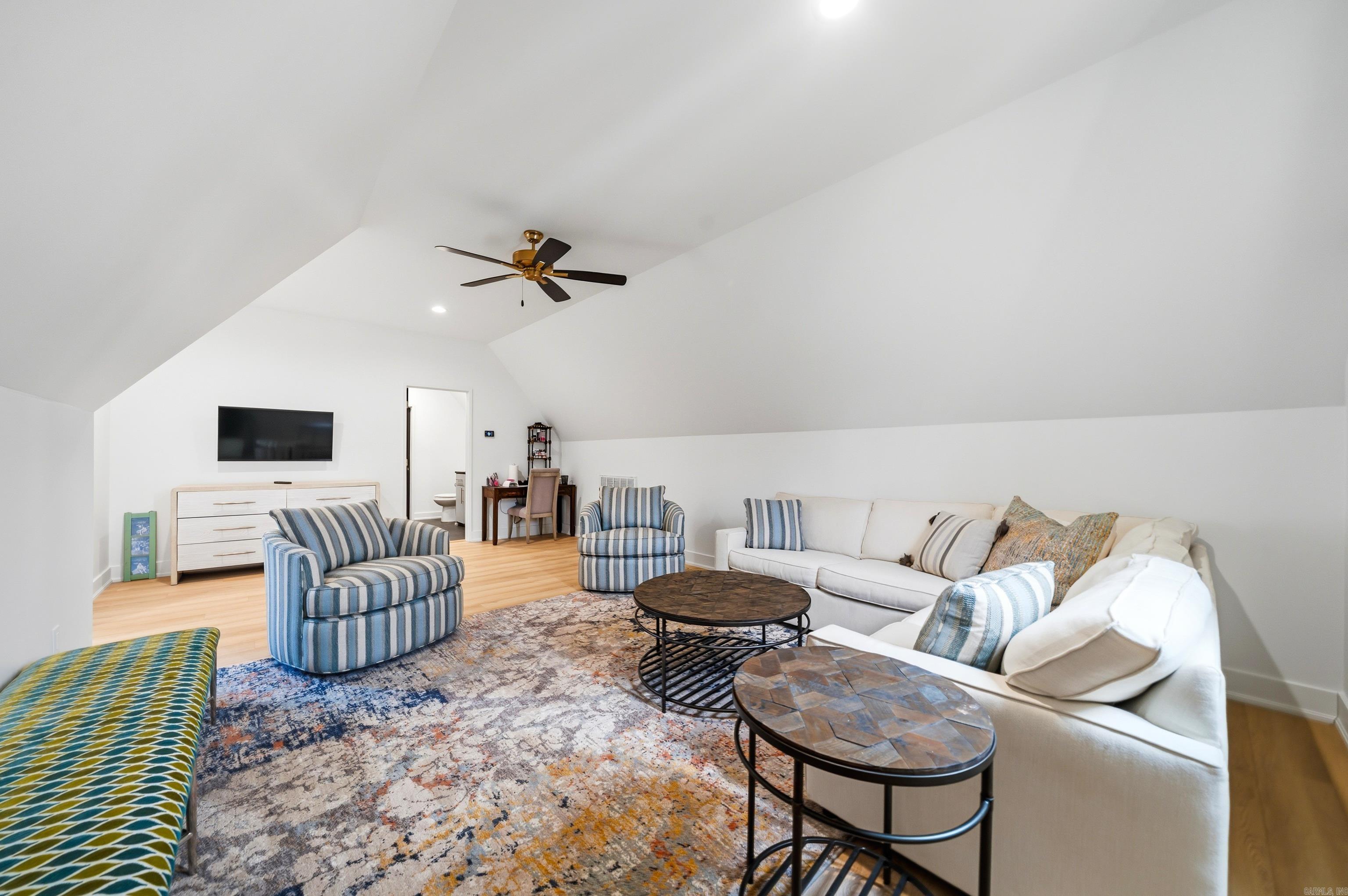 ARLINGTON PARK - Residential