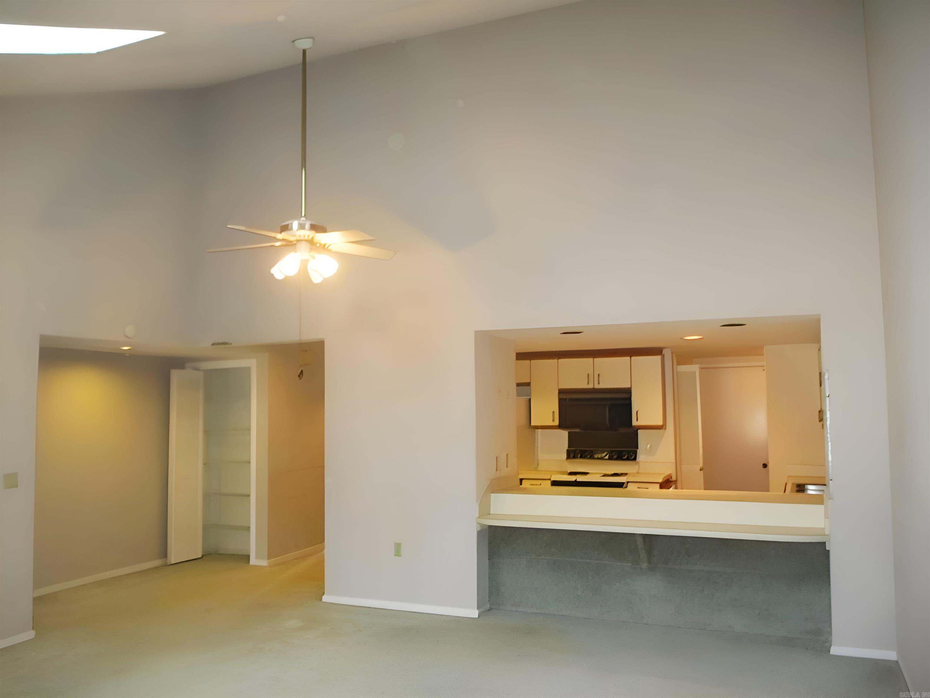 COUNTRY CLUB RIDGE - Residential
