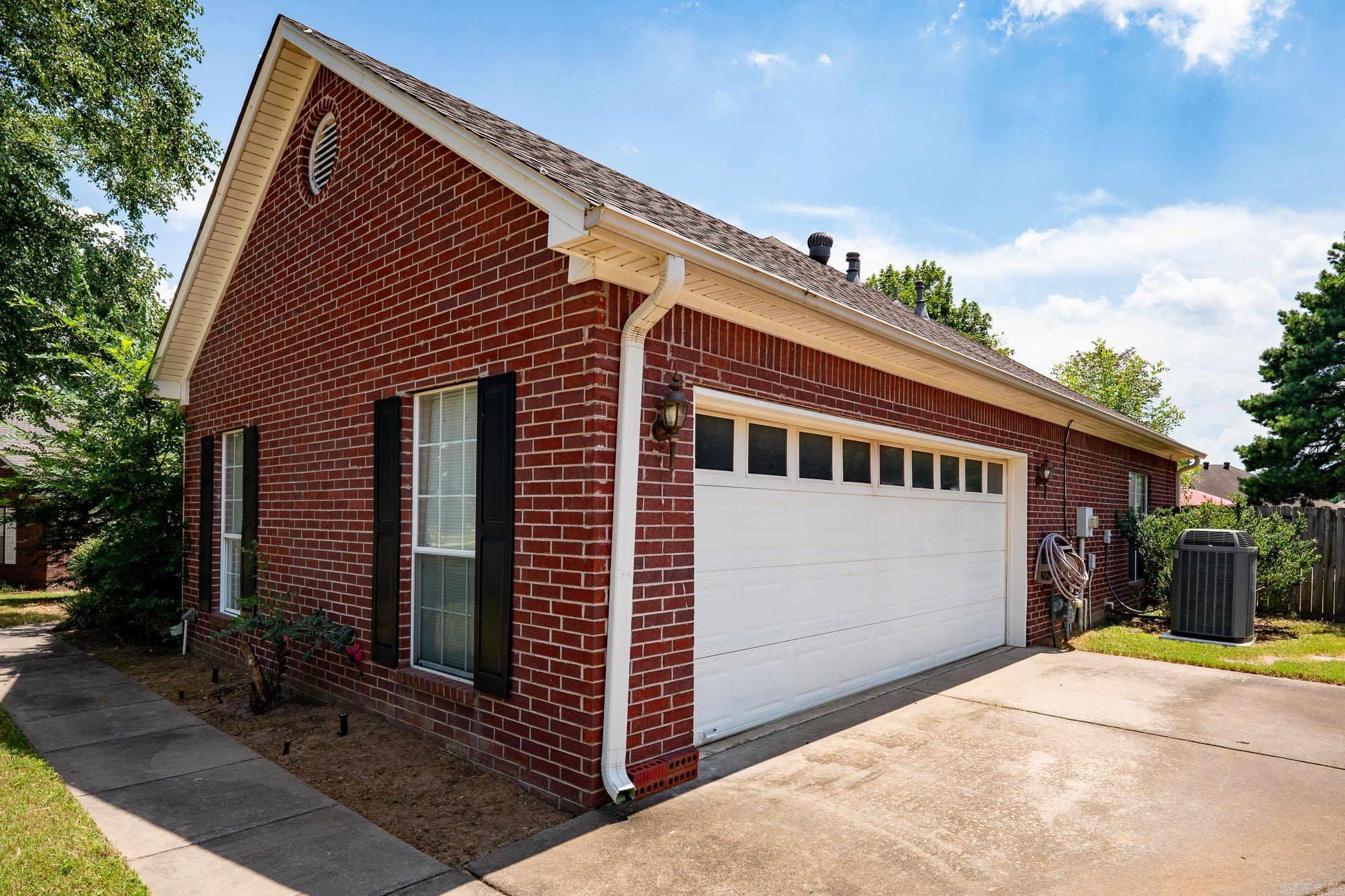 PINE CREEK - Residential