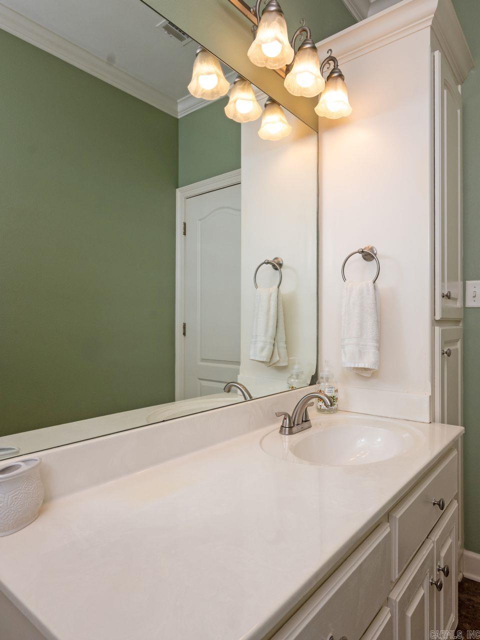 CAPITOL LAKES ESTATES - Residential