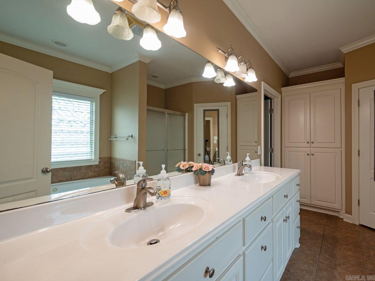 CAPITOL LAKES ESTATES - Residential