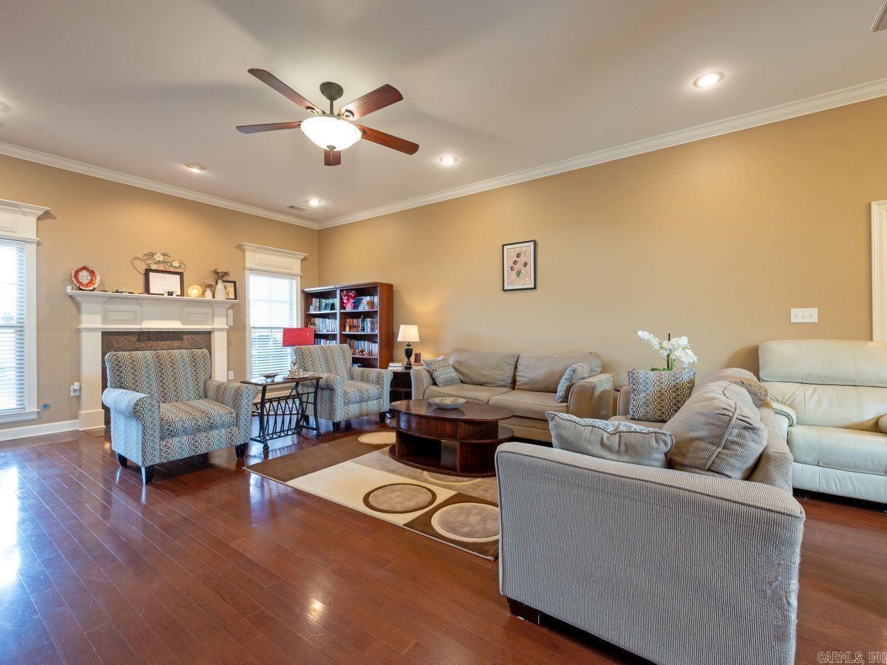CAPITOL LAKES ESTATES - Residential