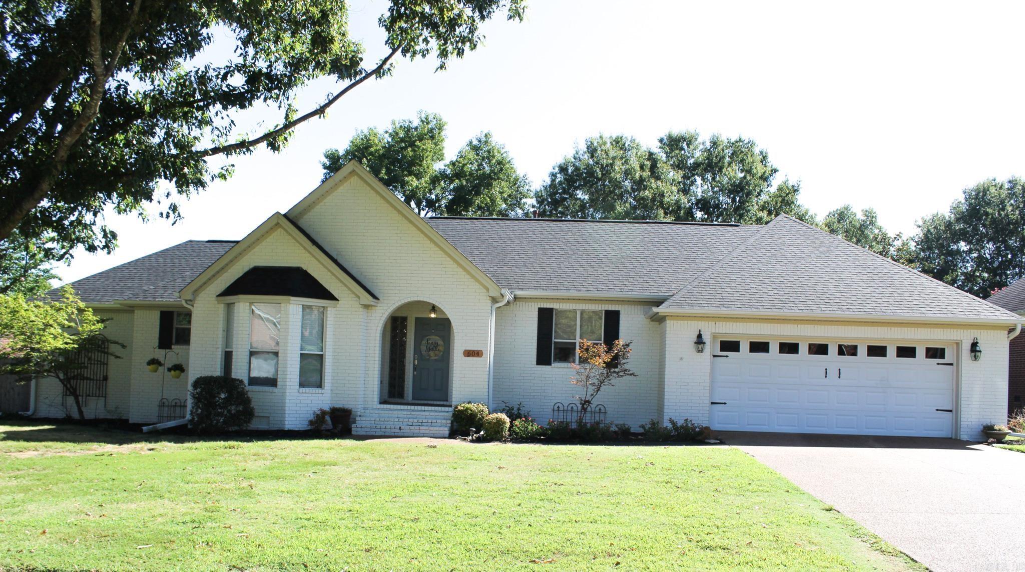 RIVER OAKS - Residential