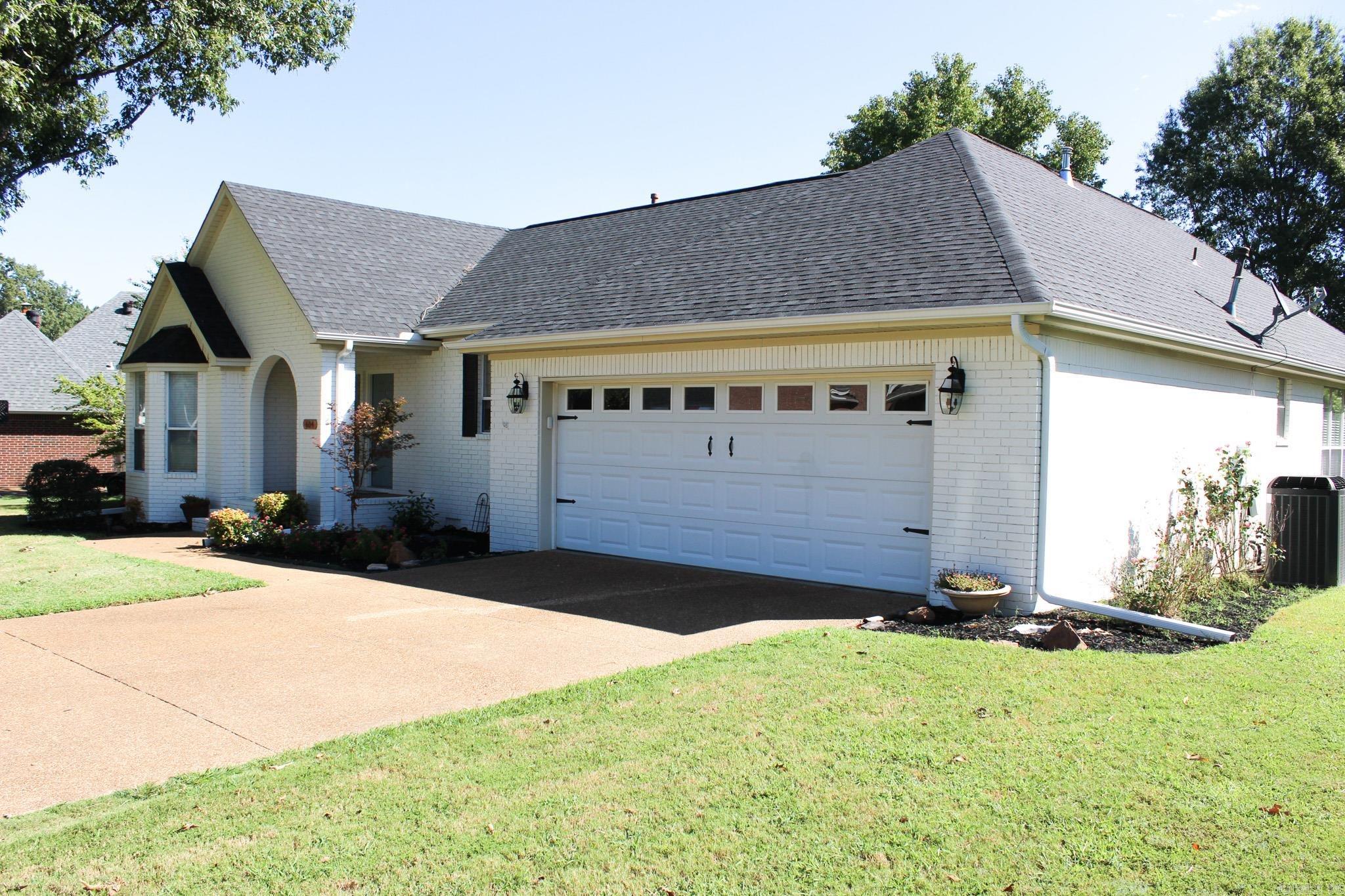 RIVER OAKS - Residential