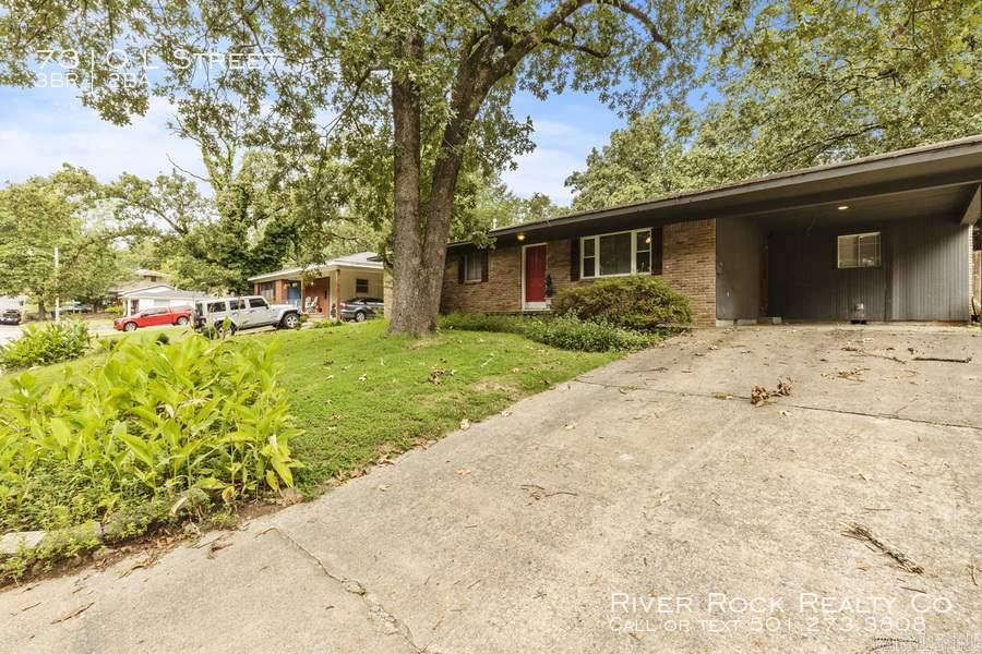 Cute 3 bedroom/ 2 bathroom home with a large backyard and great curb appeal. The lease for this property is for two years with a 3% increase after the first year. Income has to be 3x the amount of rent. NO SECTION 8.