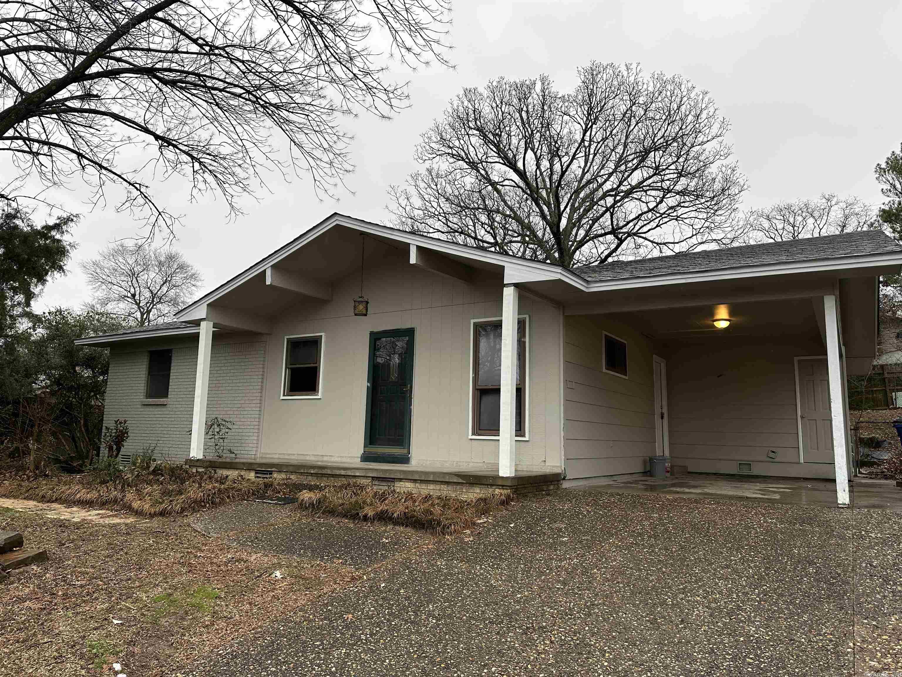 ROOM, ROOM, and MORE ROOM! This house has a ton of room for entertainment or a large family. It has recently been renovated and has some stand out features such as granite counter tops, newly tiled shower, and new flooring and much more. Come check out this 3 bed 2 bath house today! Contact me for your private tour today.