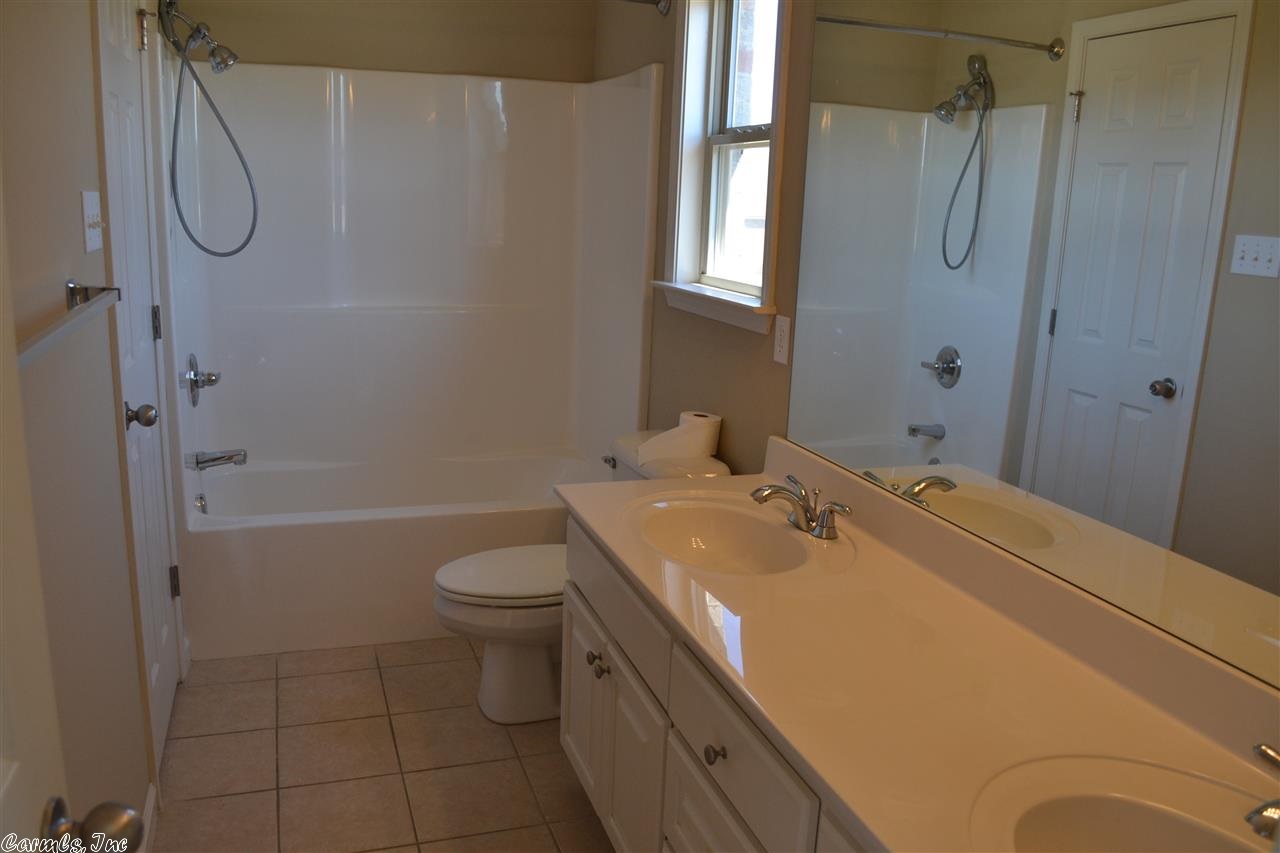 MILLERS CROSSING - Residential