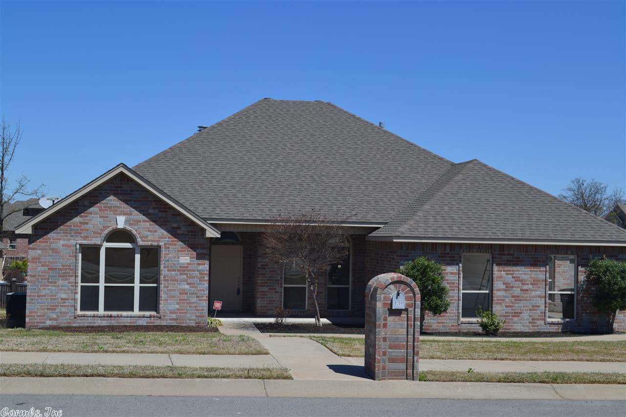 Looking for a 4 BR home in a GREAT subdivision....THIS IS THE ONE!! Very nice home with beautiful hardwoods in the Living & Dining room. Tile in the kitchen/bathrooms & carpet in all the bedrooms! This home sits on a corner lot with a side loading garage. Come see this HOME today....Priced to sell quickly! Sq ft approx., please measure. **AGENTS SEE REMARKS**