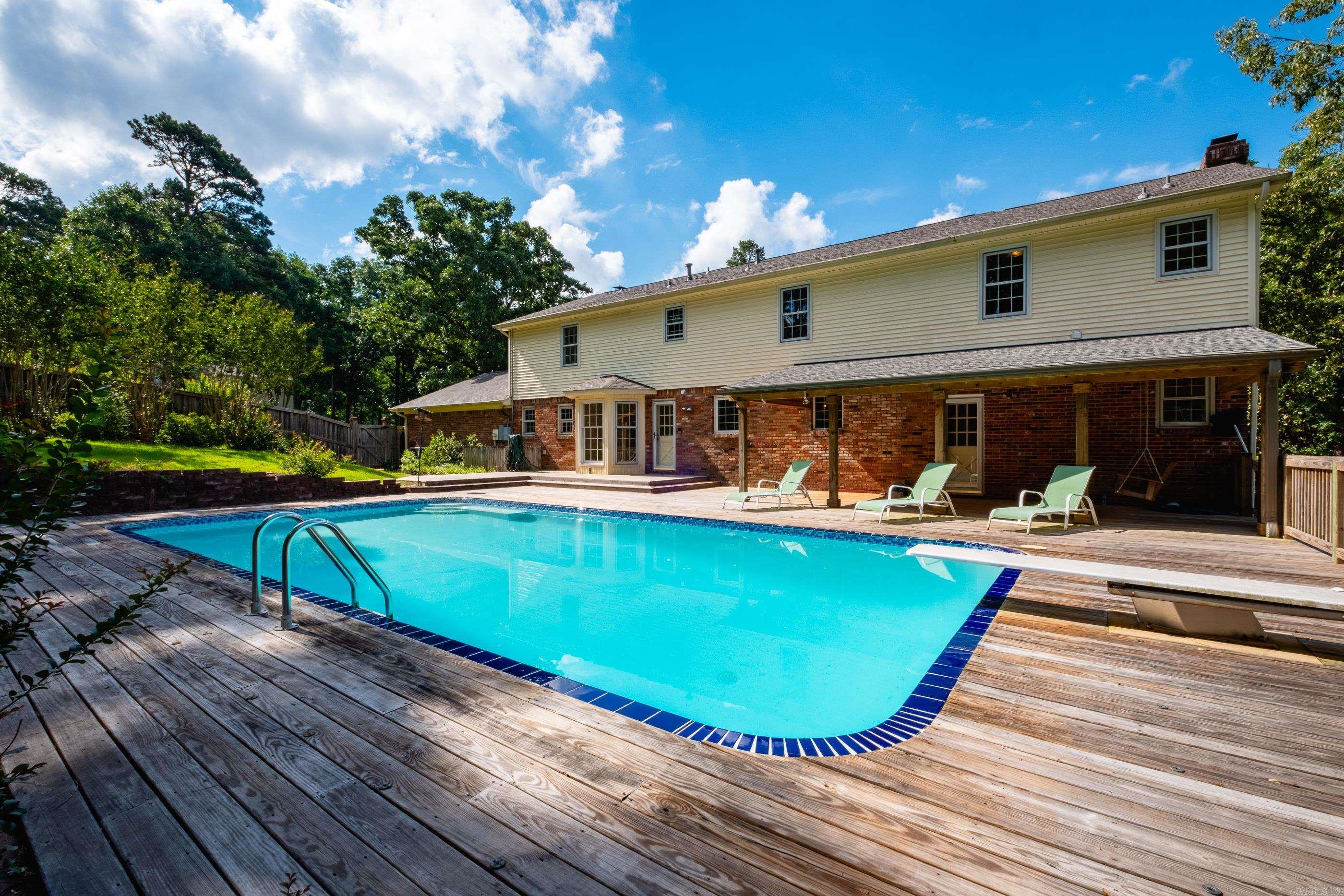 LONGLEA - Residential