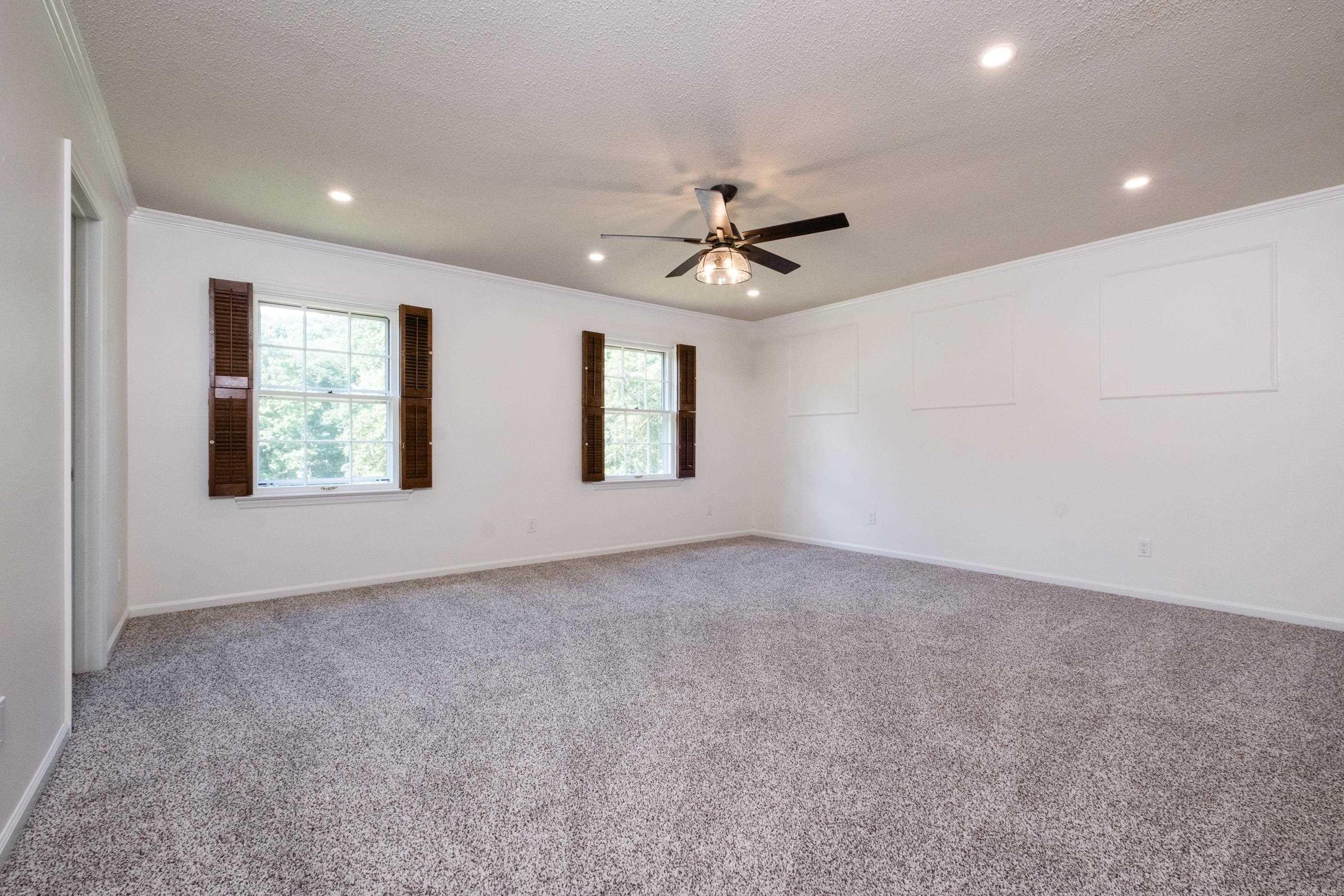 LONGLEA - Residential