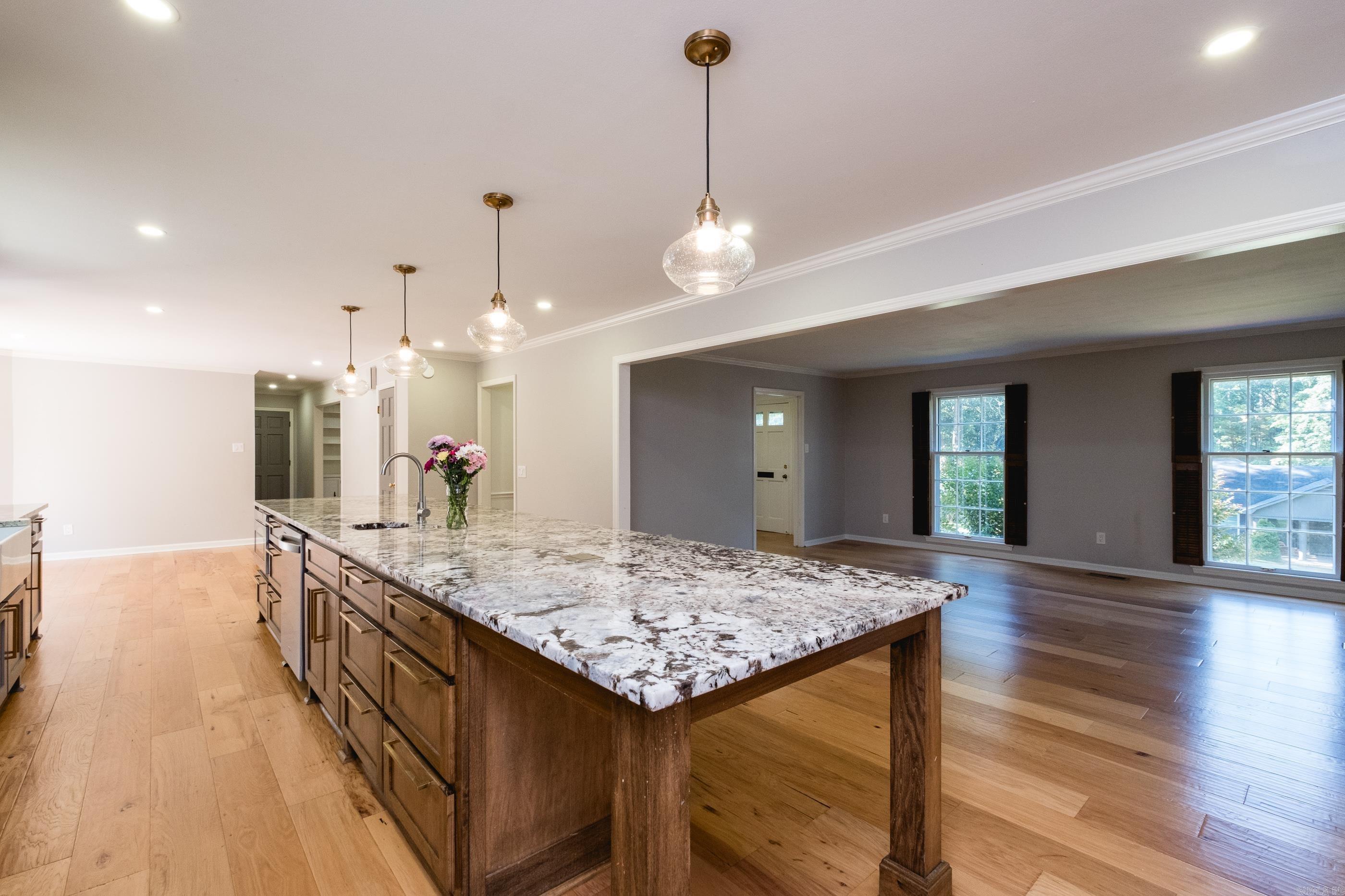 LONGLEA - Residential