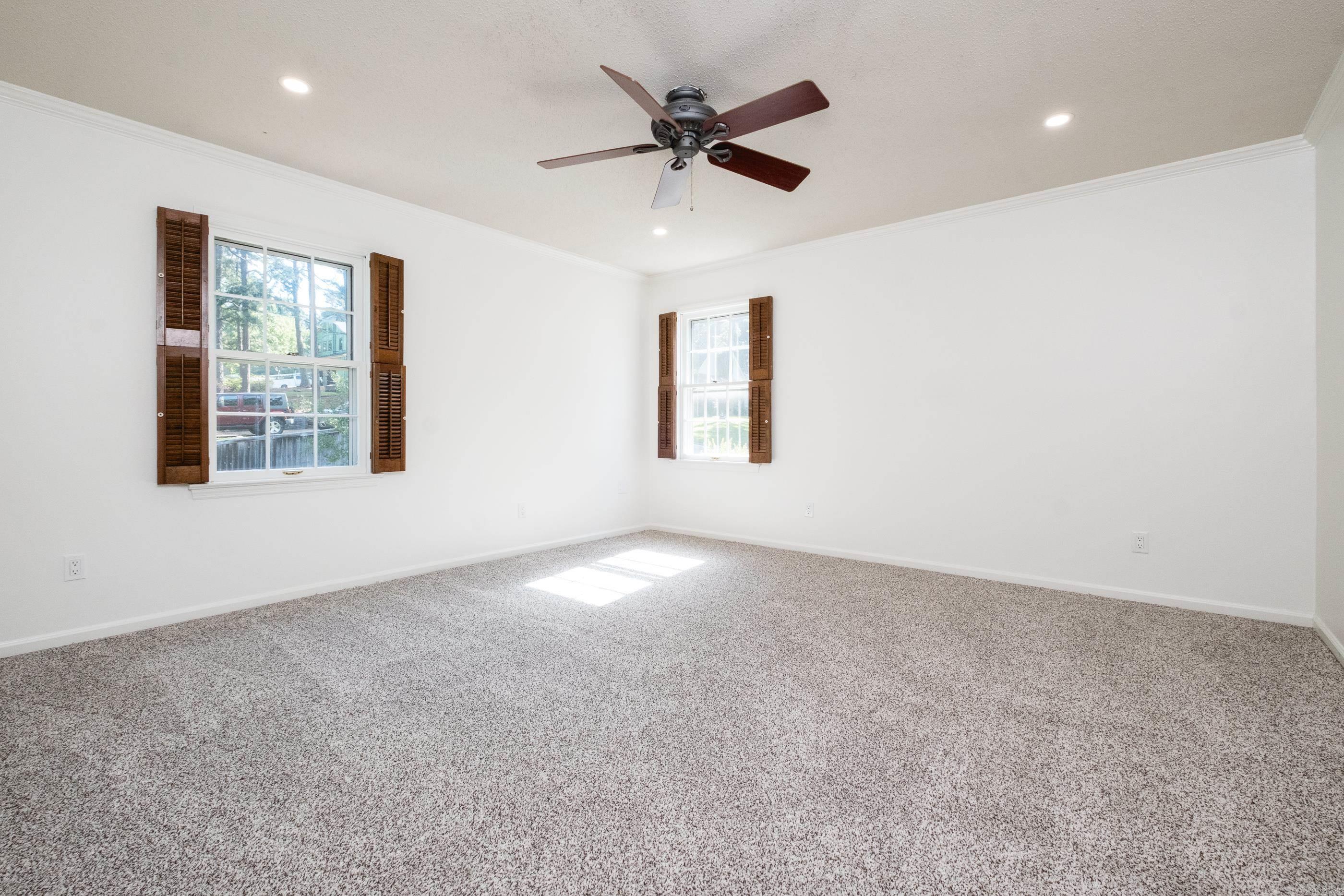 LONGLEA - Residential