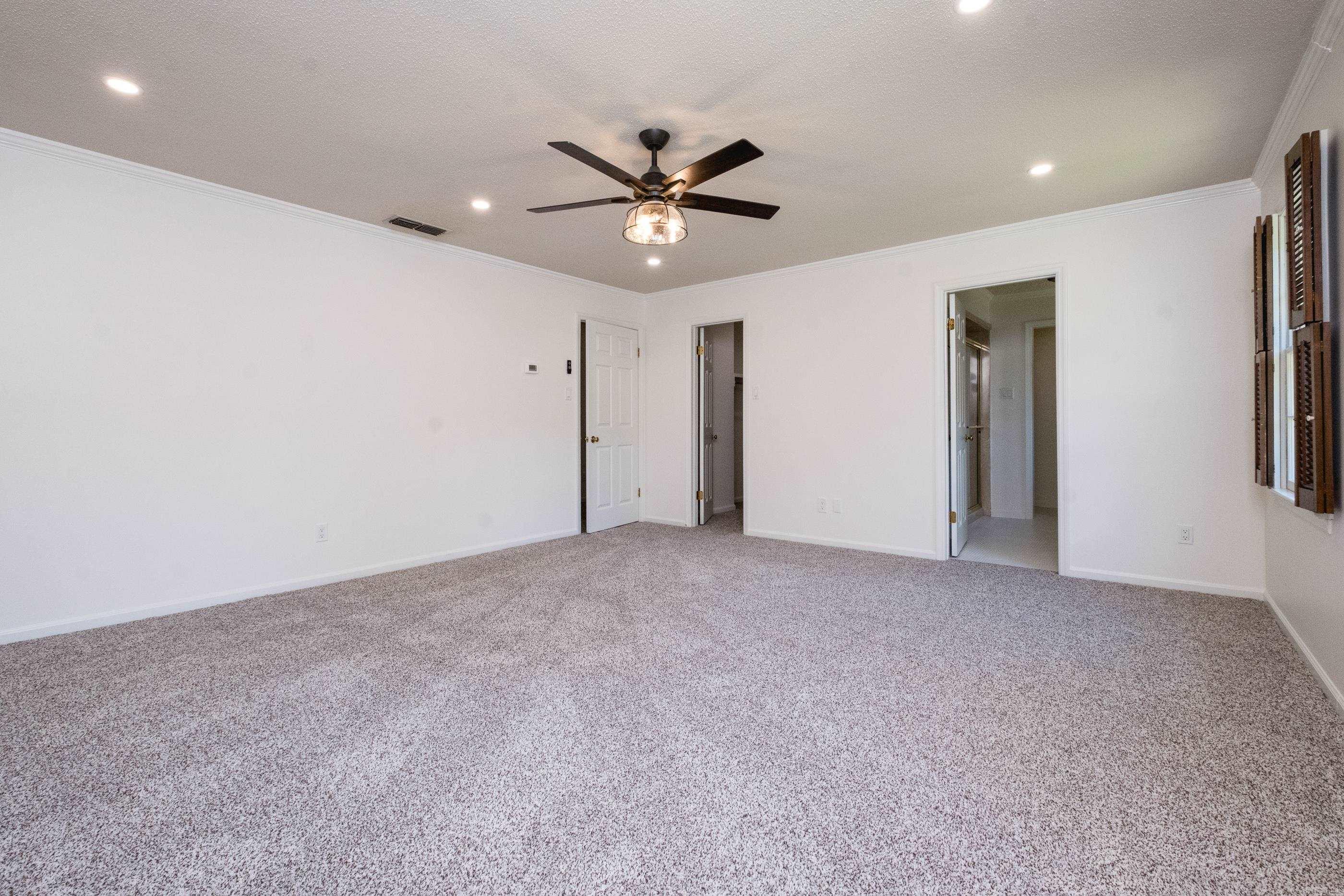 LONGLEA - Residential