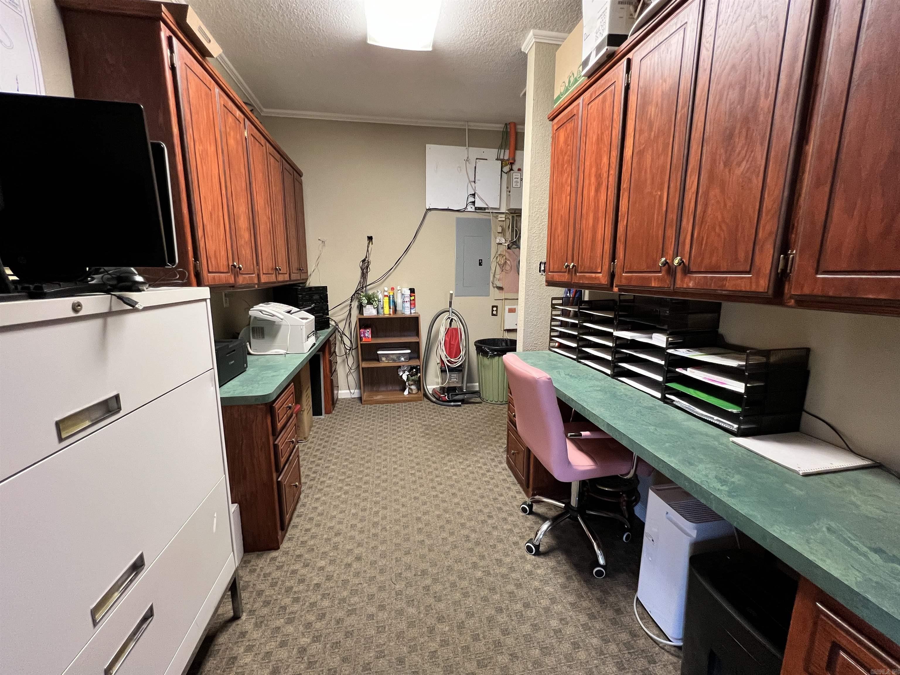 HILLS REPLAT OF TWIN OAKS ADDN - Commercial Sale