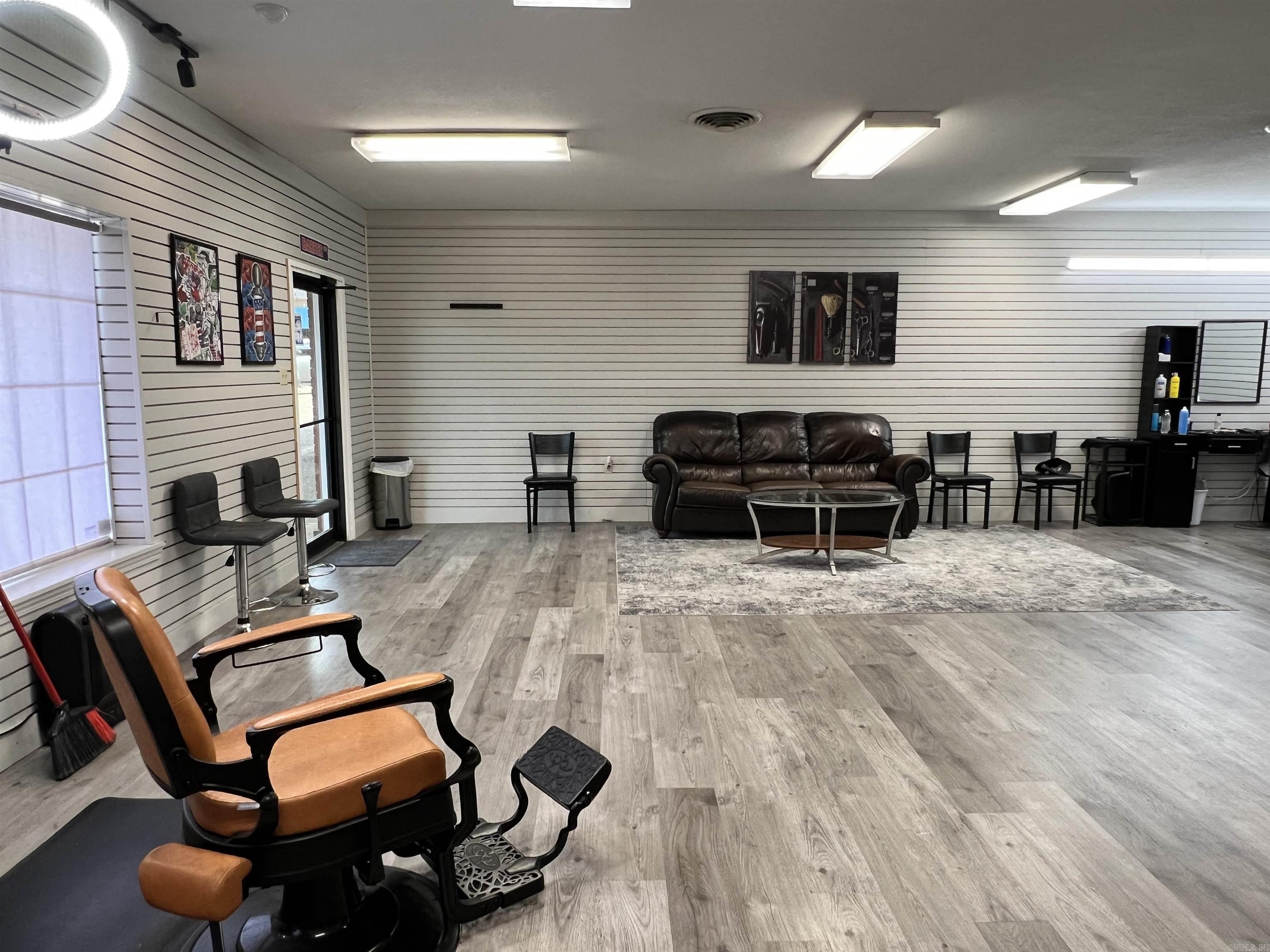 HILLS REPLAT OF TWIN OAKS ADDN - Commercial Sale