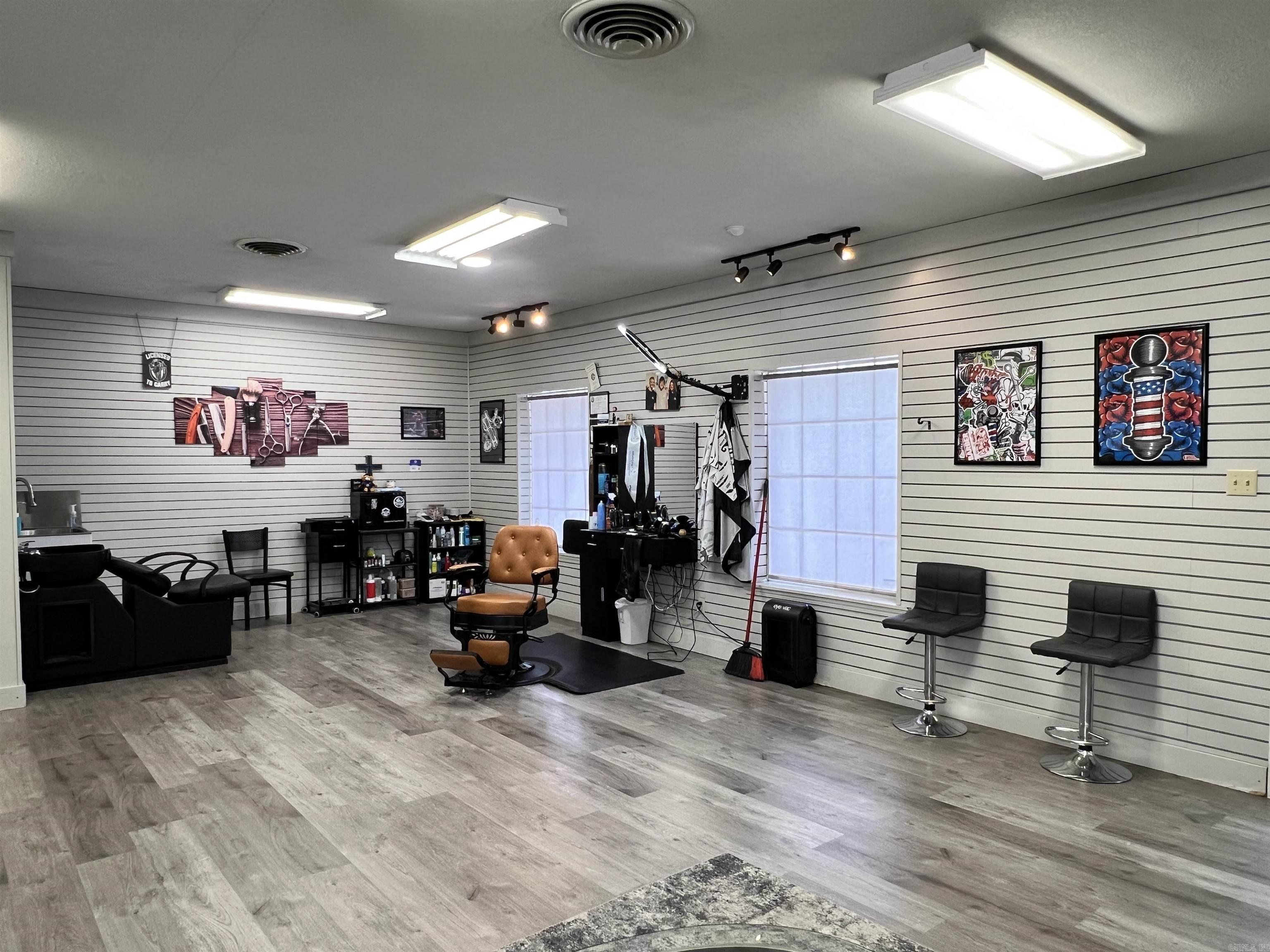 HILLS REPLAT OF TWIN OAKS ADDN - Commercial Sale