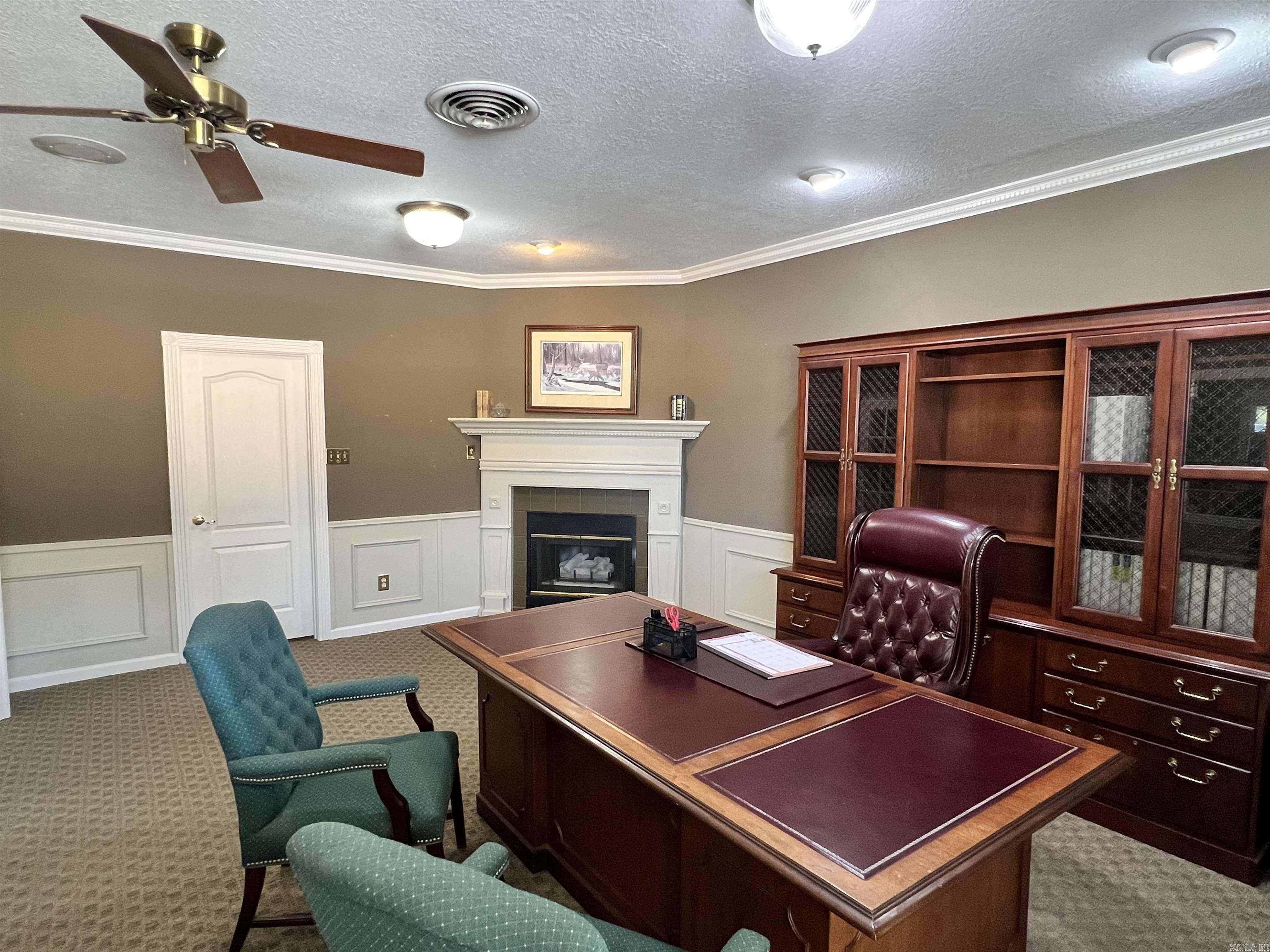 HILLS REPLAT OF TWIN OAKS ADDN - Commercial Sale