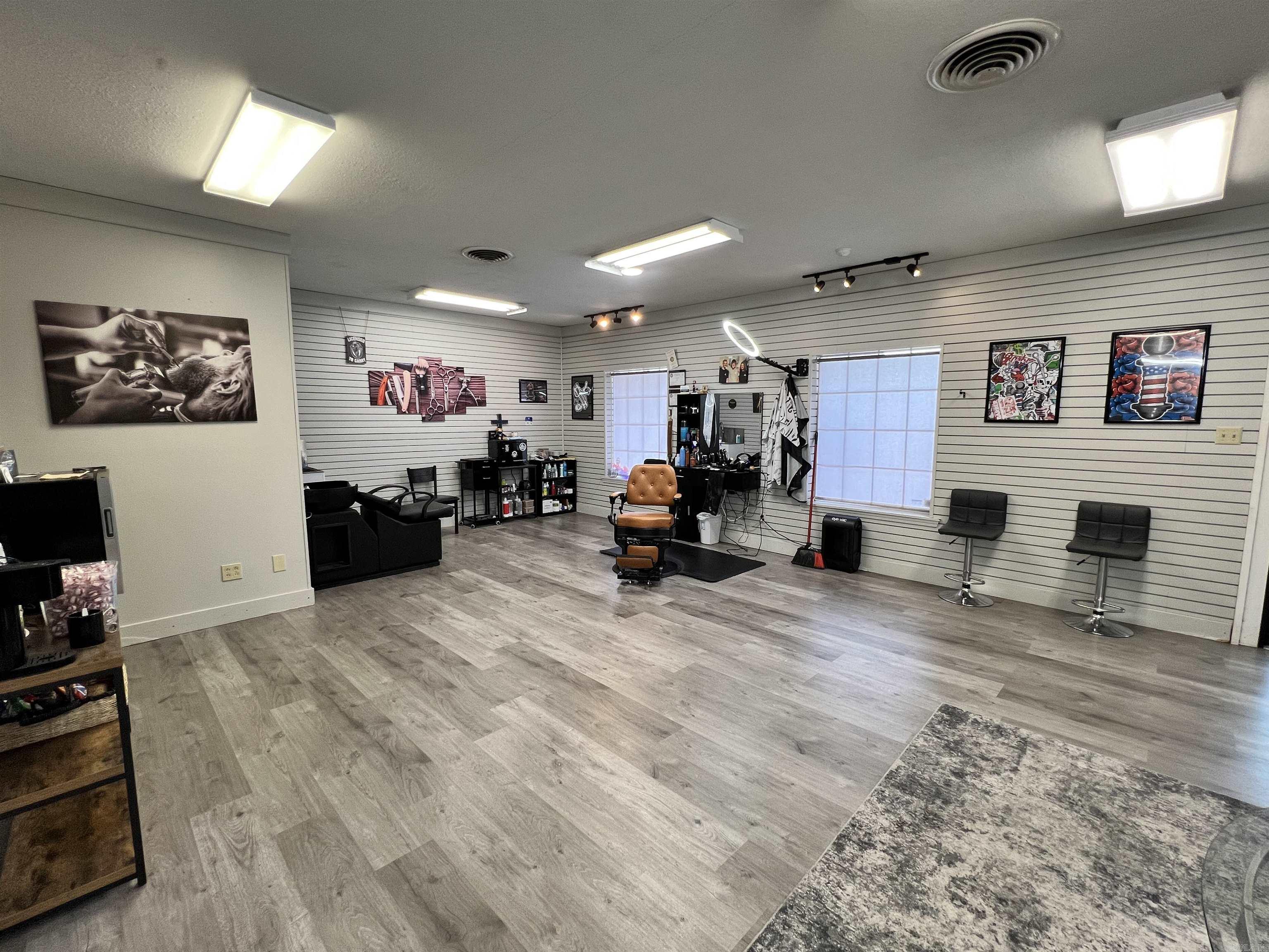 HILLS REPLAT OF TWIN OAKS ADDN - Commercial Sale