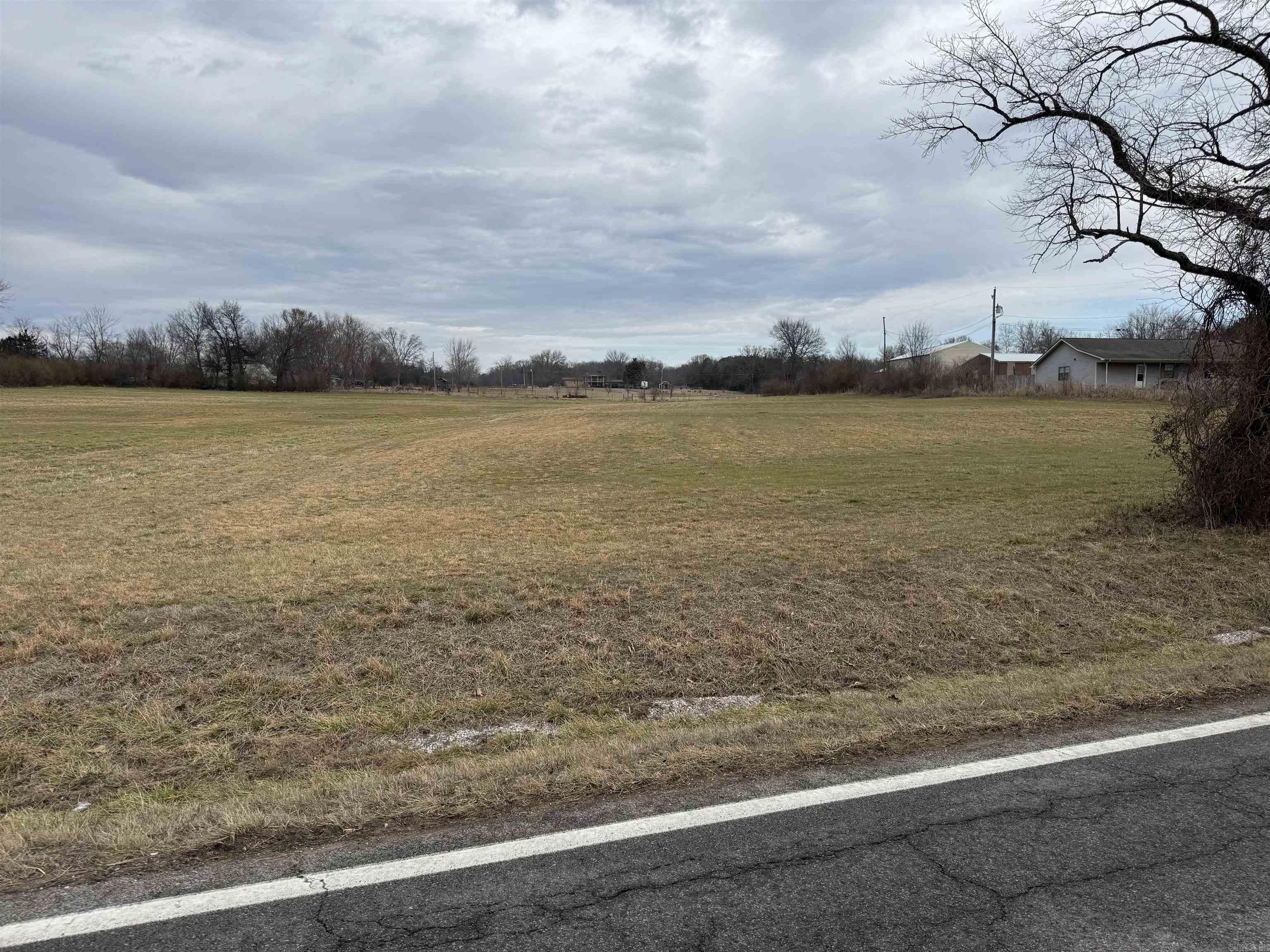 2.5  ACRE AROUND 200 PLUS FT RD FRONTAGE