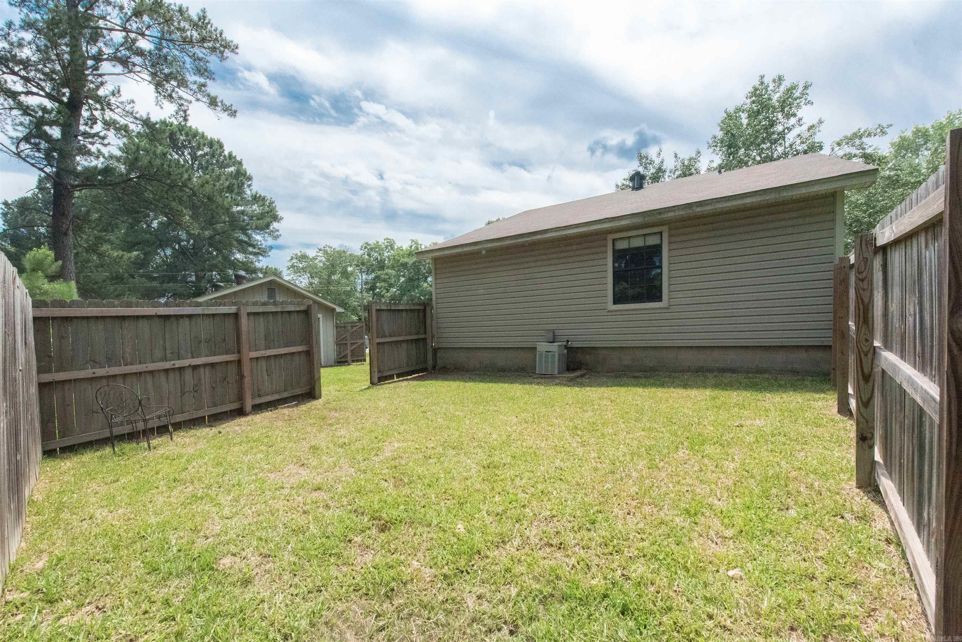 PLEASANT OAKS - Residential
