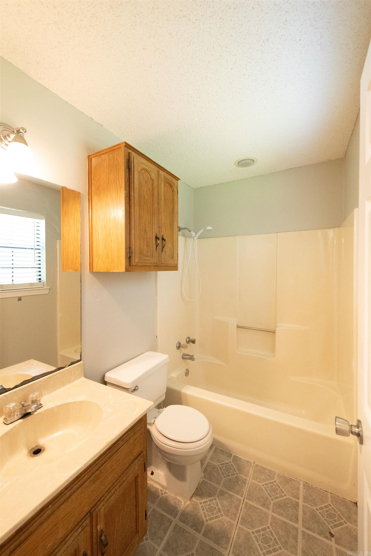 PLEASANT OAKS - Residential