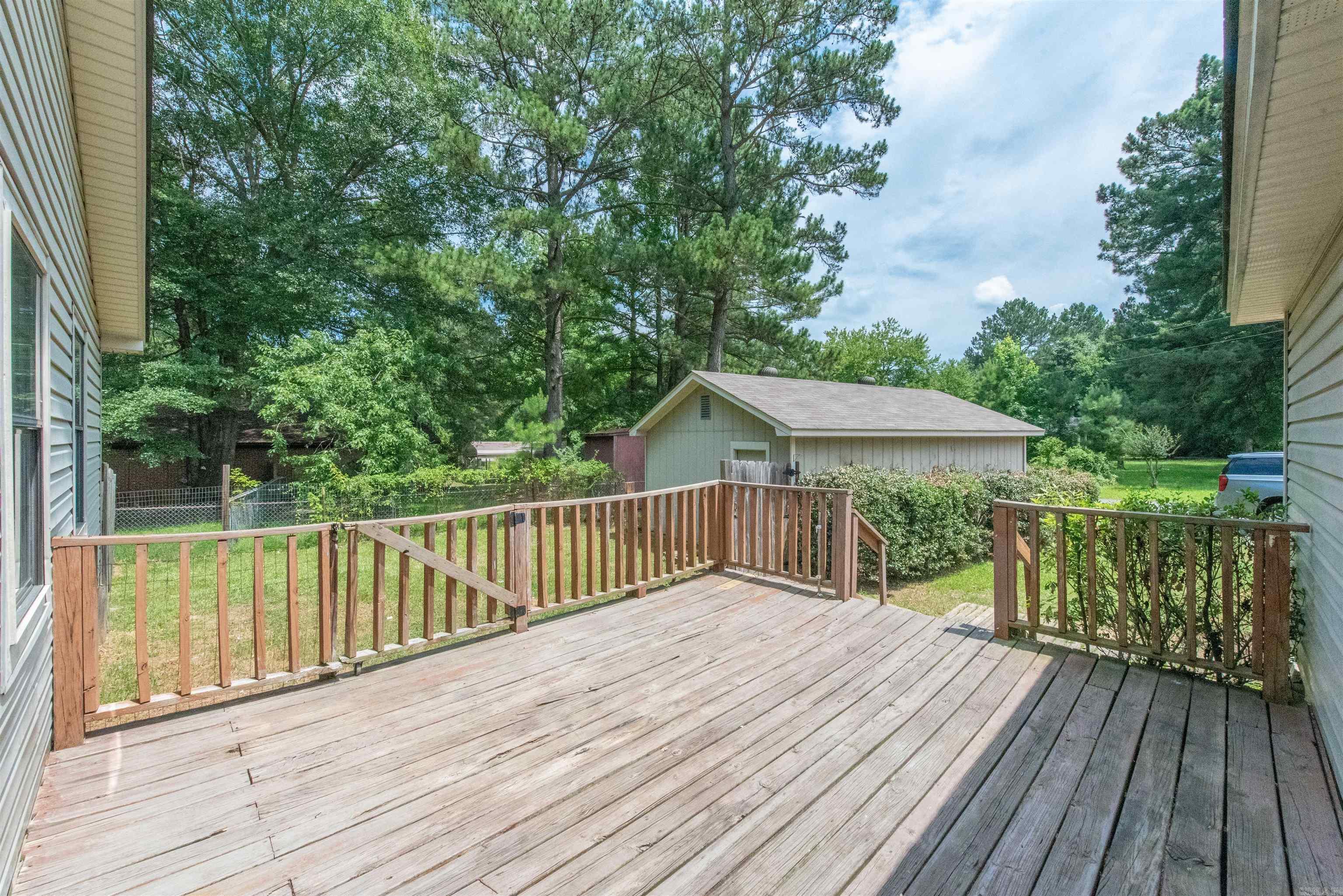 PLEASANT OAKS - Residential