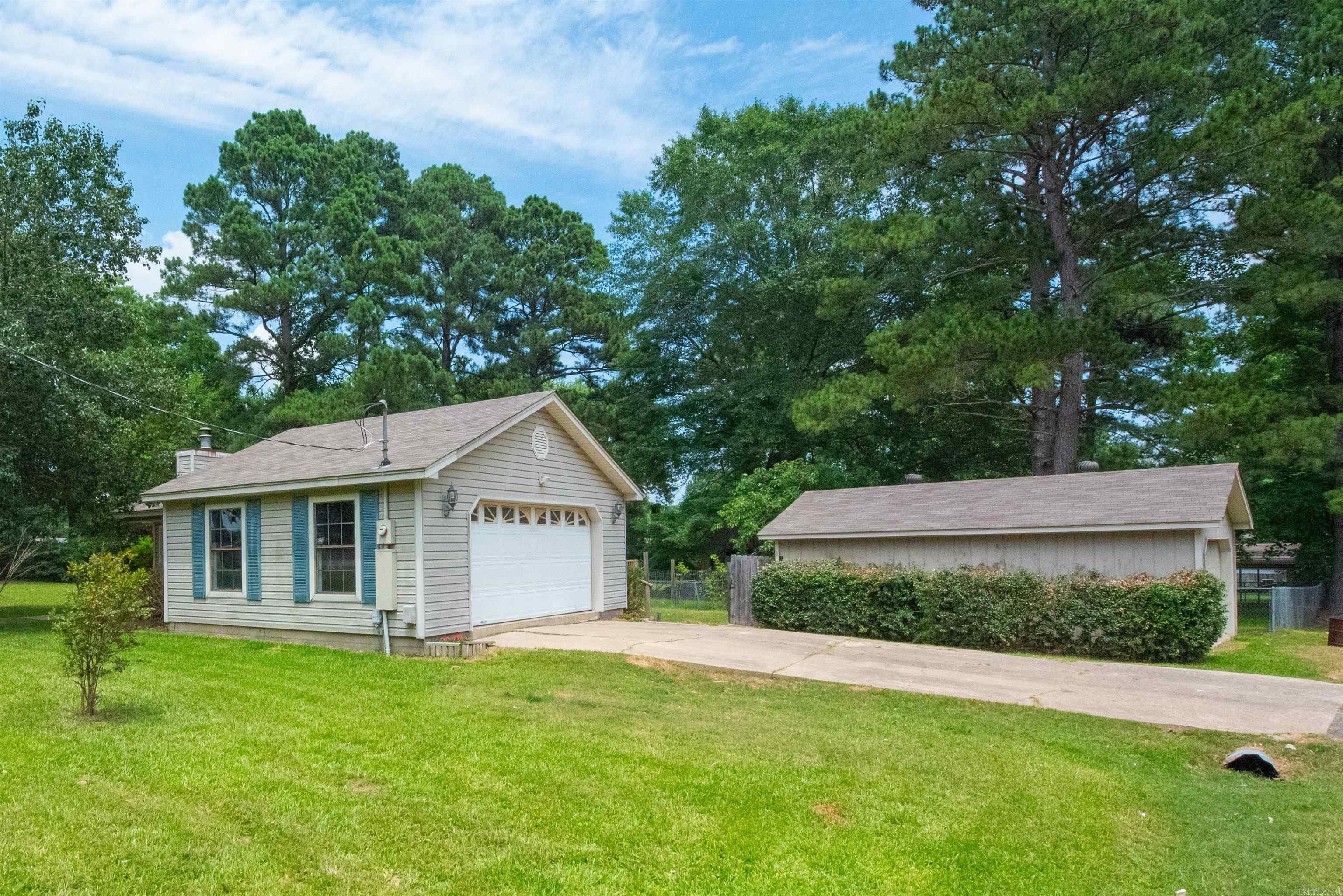 PLEASANT OAKS - Residential