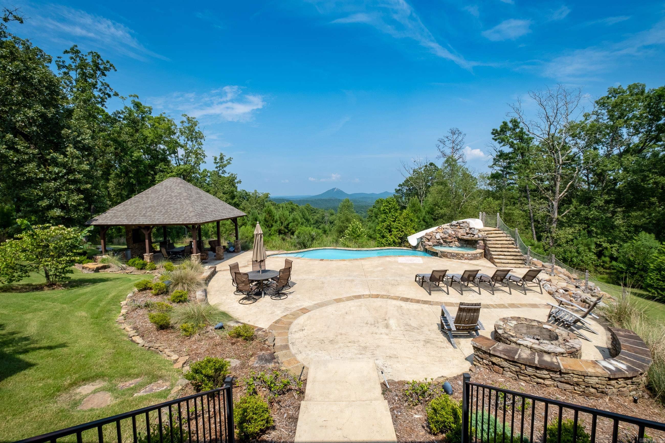 MAXINES REPL OF MILLS MTN EST - Residential
