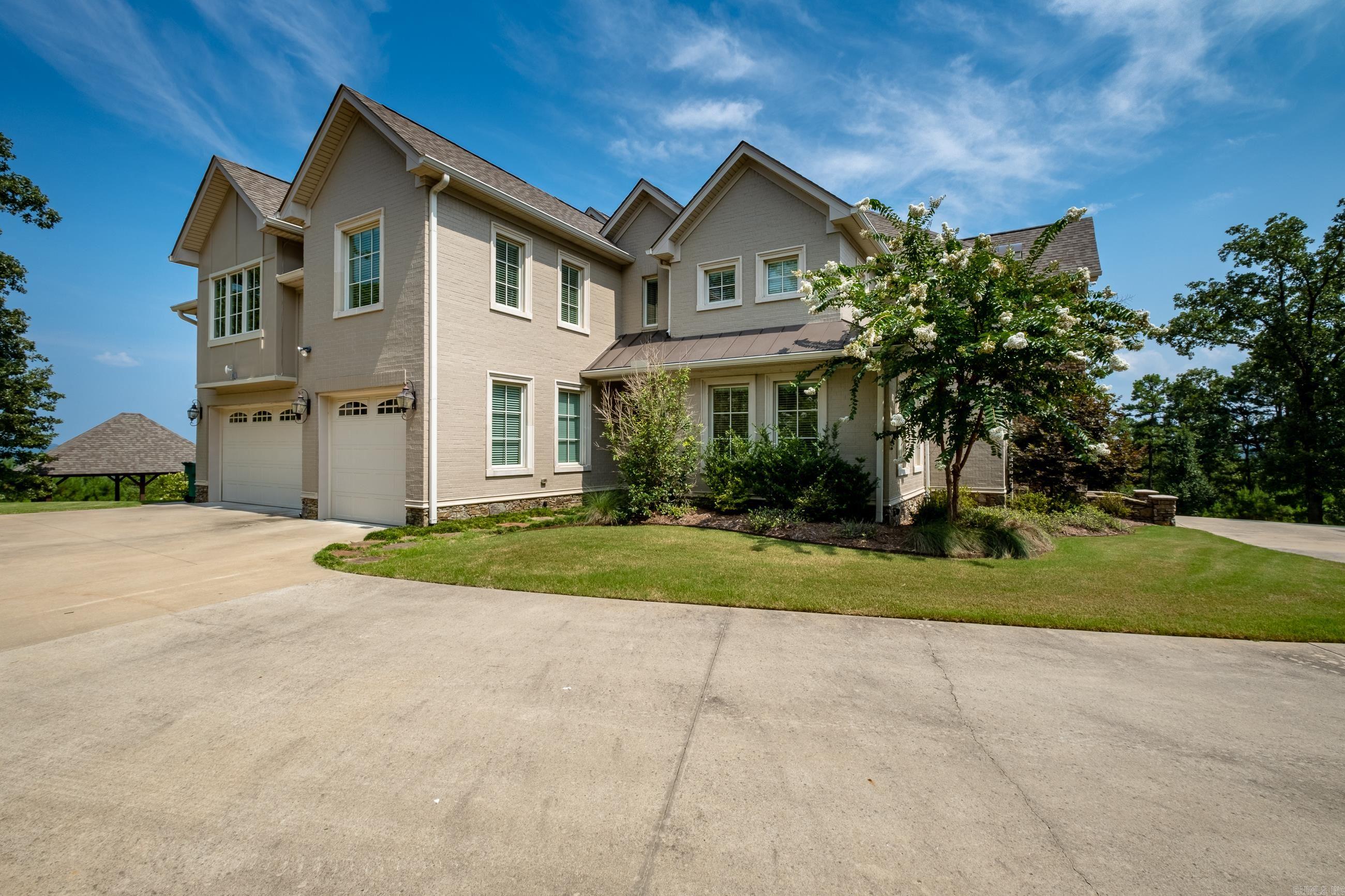 MAXINES REPL OF MILLS MTN EST - Residential