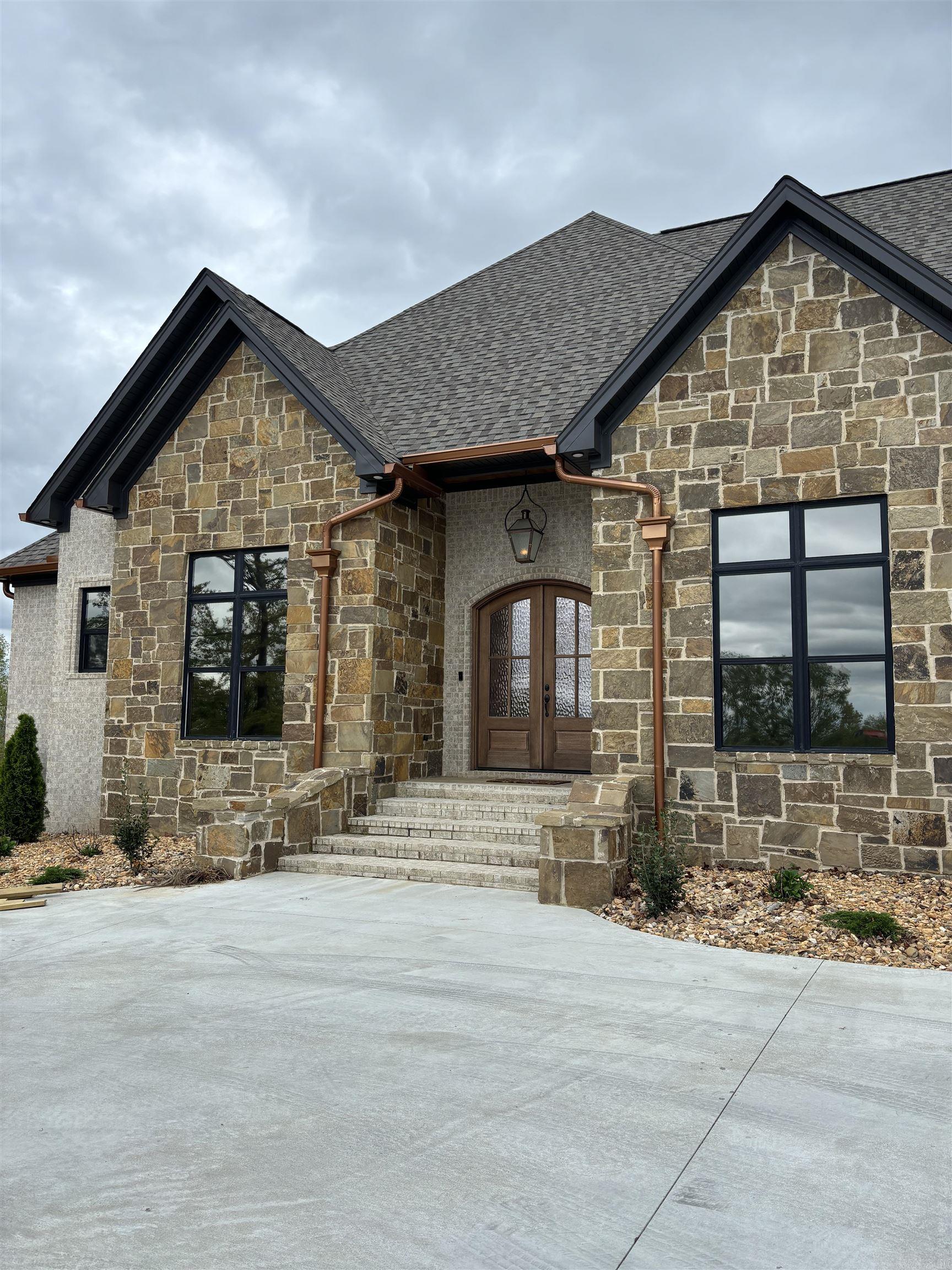 EAGLE RIDGE ESTATES - Residential
