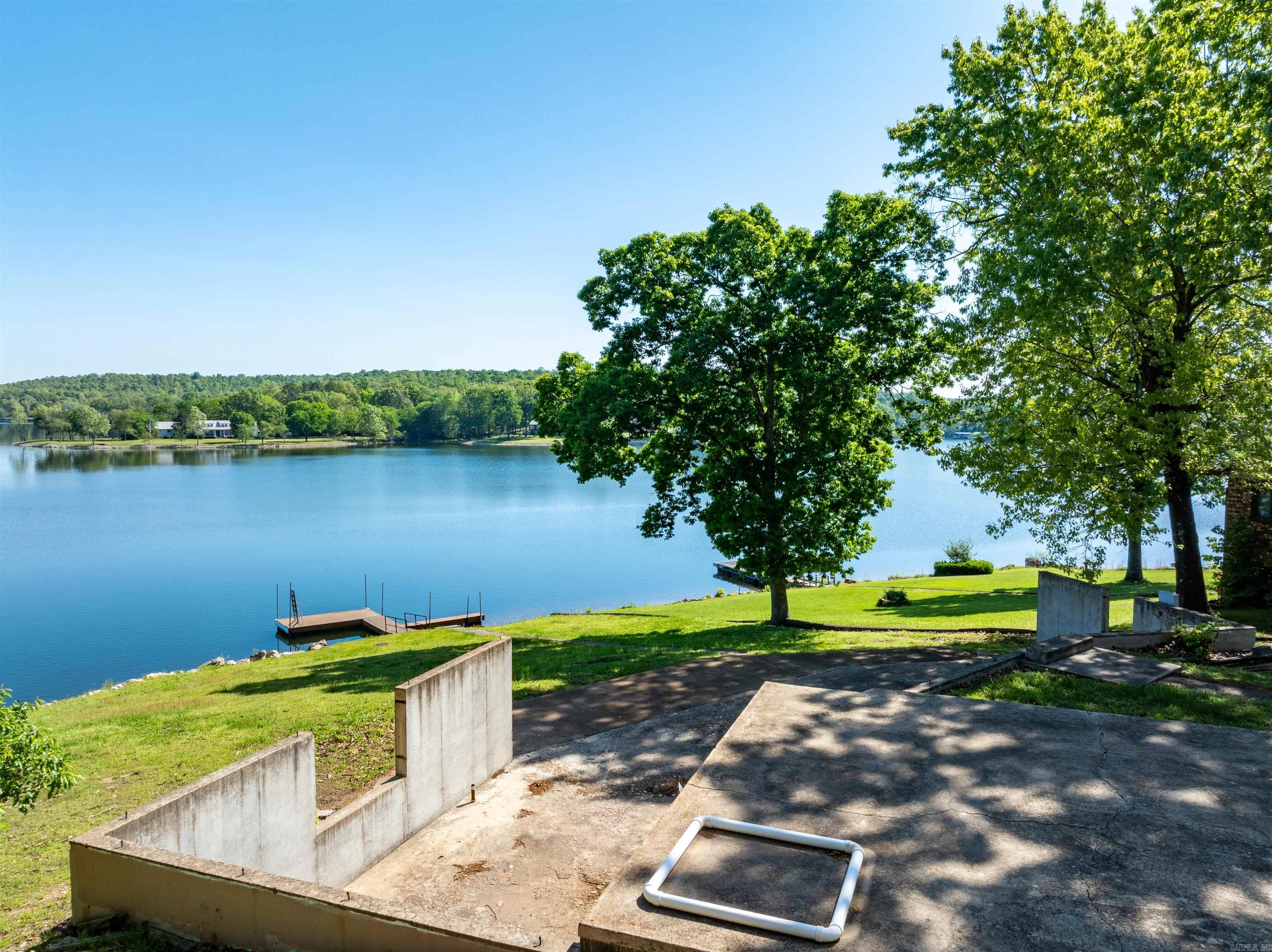 CROWN VIEW - Land