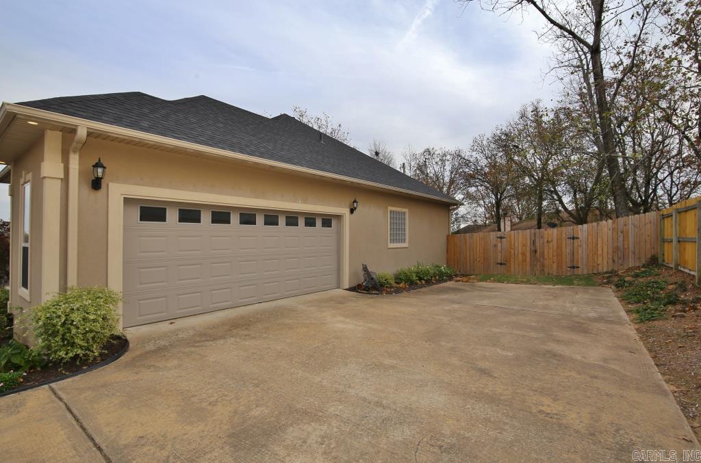 OAKBROOKE - Residential