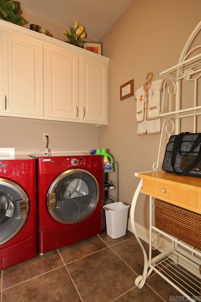 OAKBROOKE - Residential