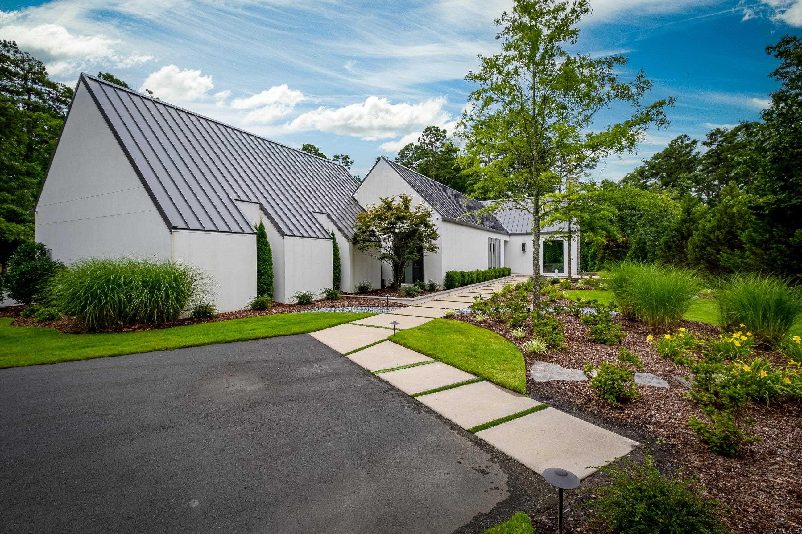CHENAL VALLEY SOLOGNE CIRCLE - Residential