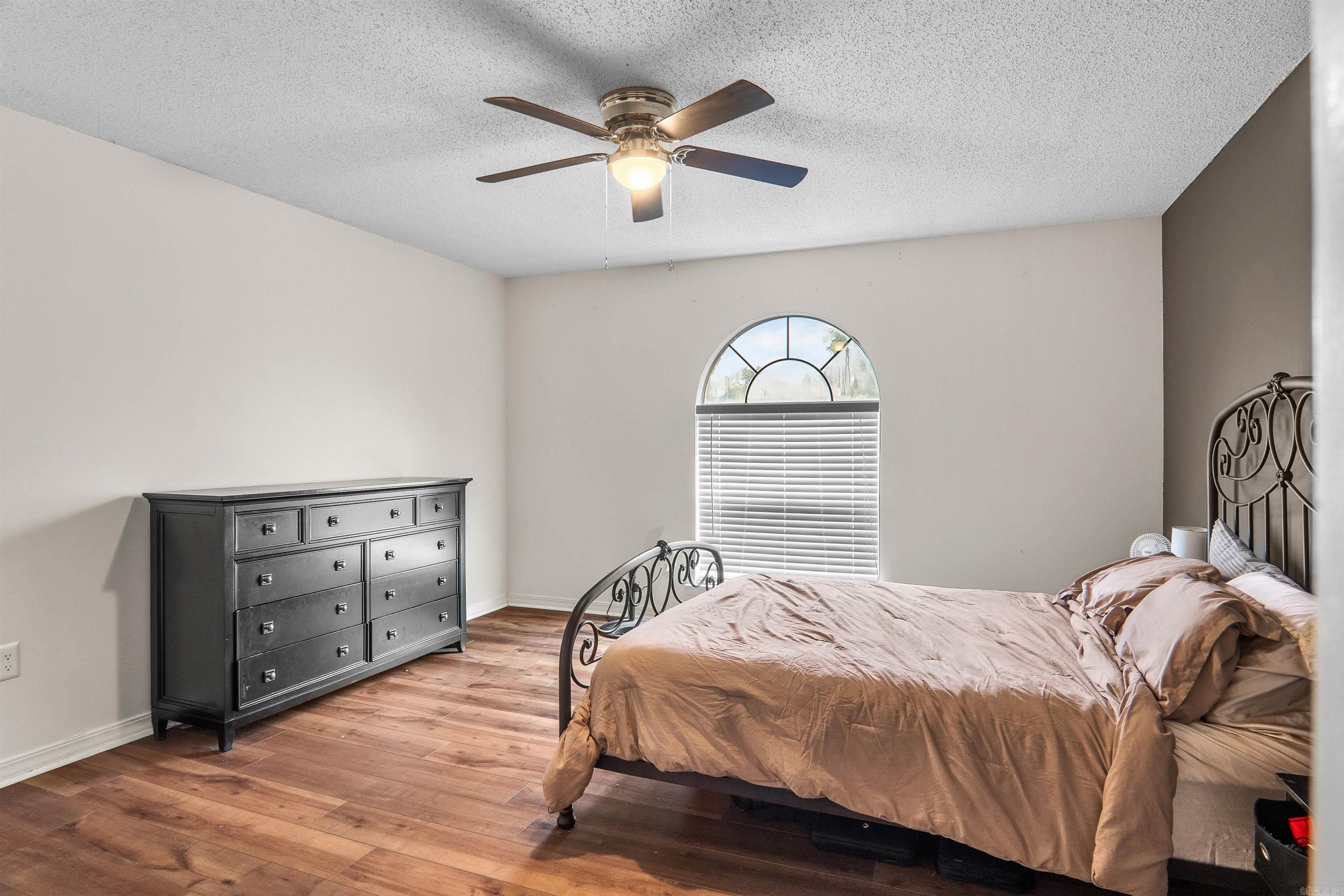 COUNTRY WOOD SUB UNIT - Residential