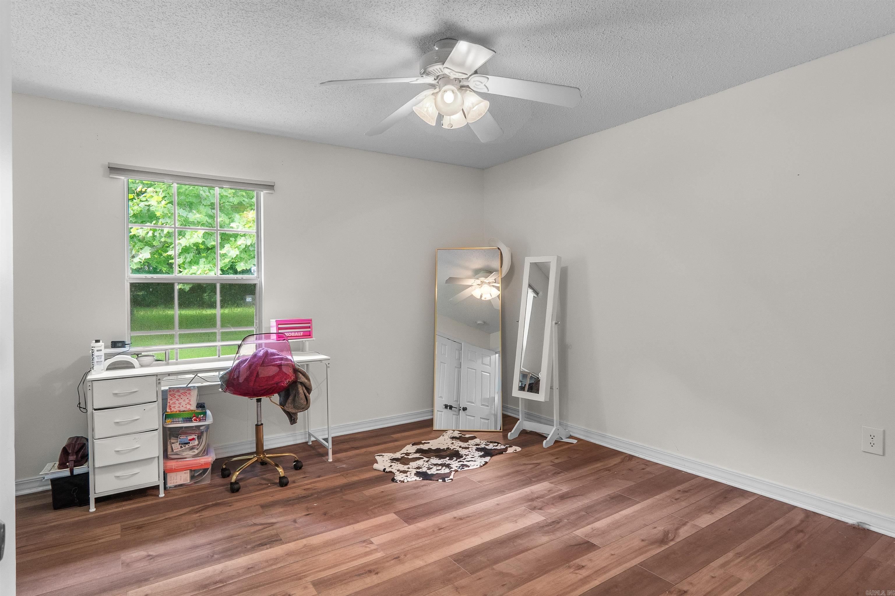 COUNTRY WOOD SUB UNIT - Residential