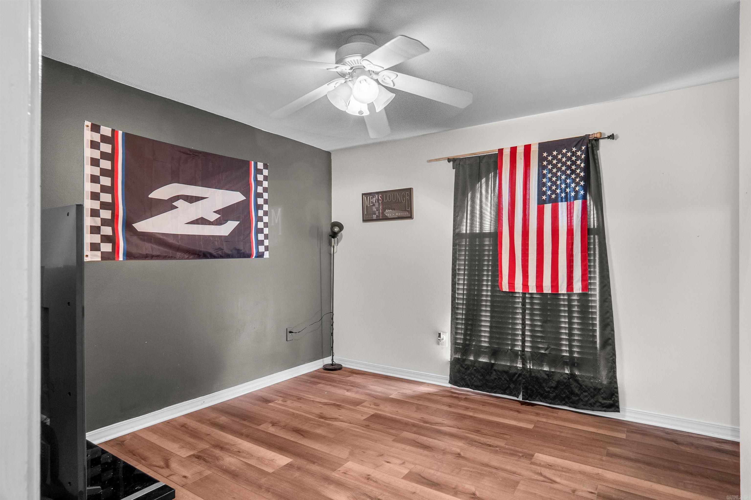 COUNTRY WOOD SUB UNIT - Residential
