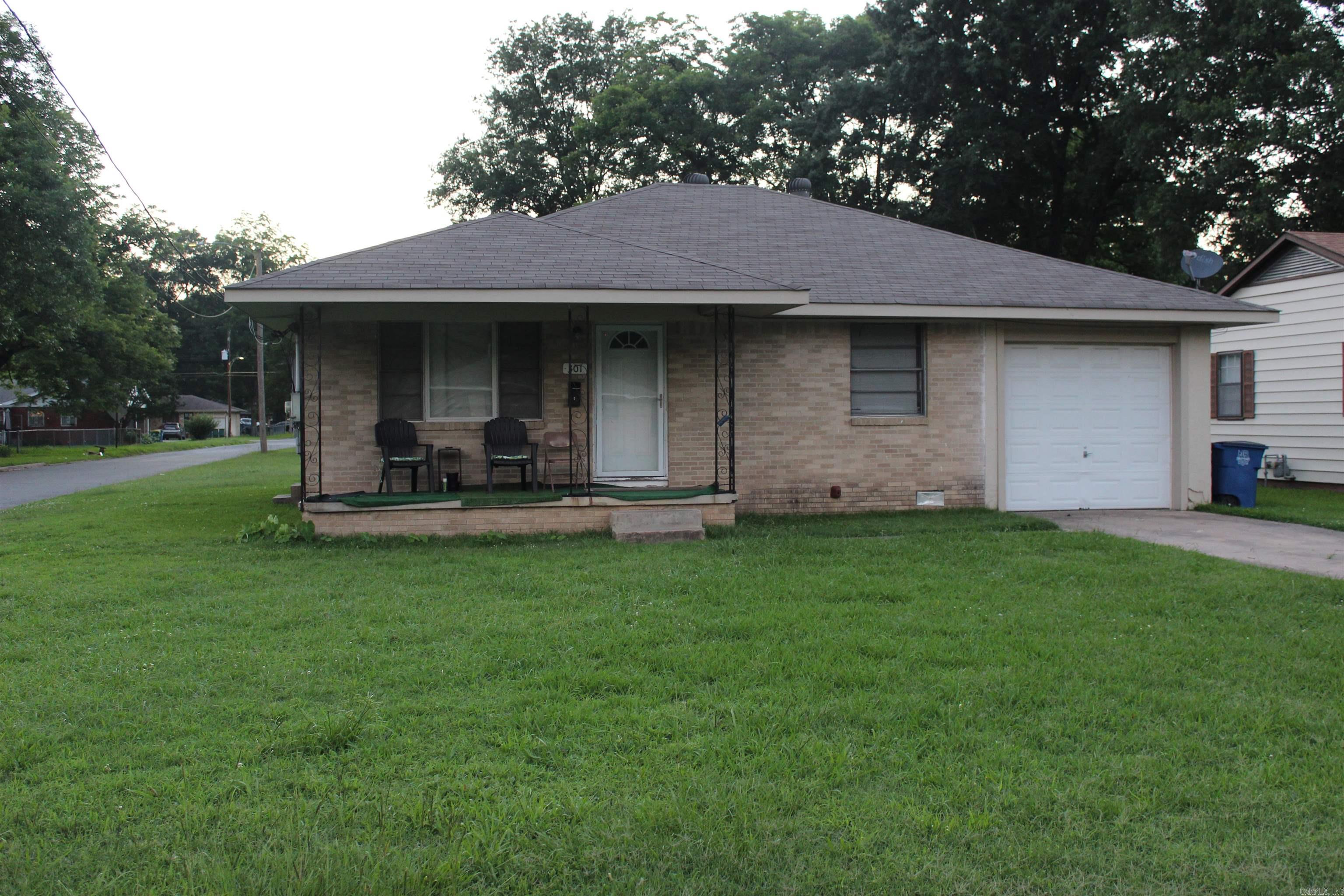 Solid Home move in ready 3br, 2 ba 1367 sq ft. one car garage corner lot with a large yard back yard perfect for first time buyer or investor.