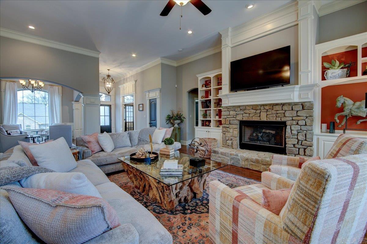 WEST WINDS UNIT - Residential