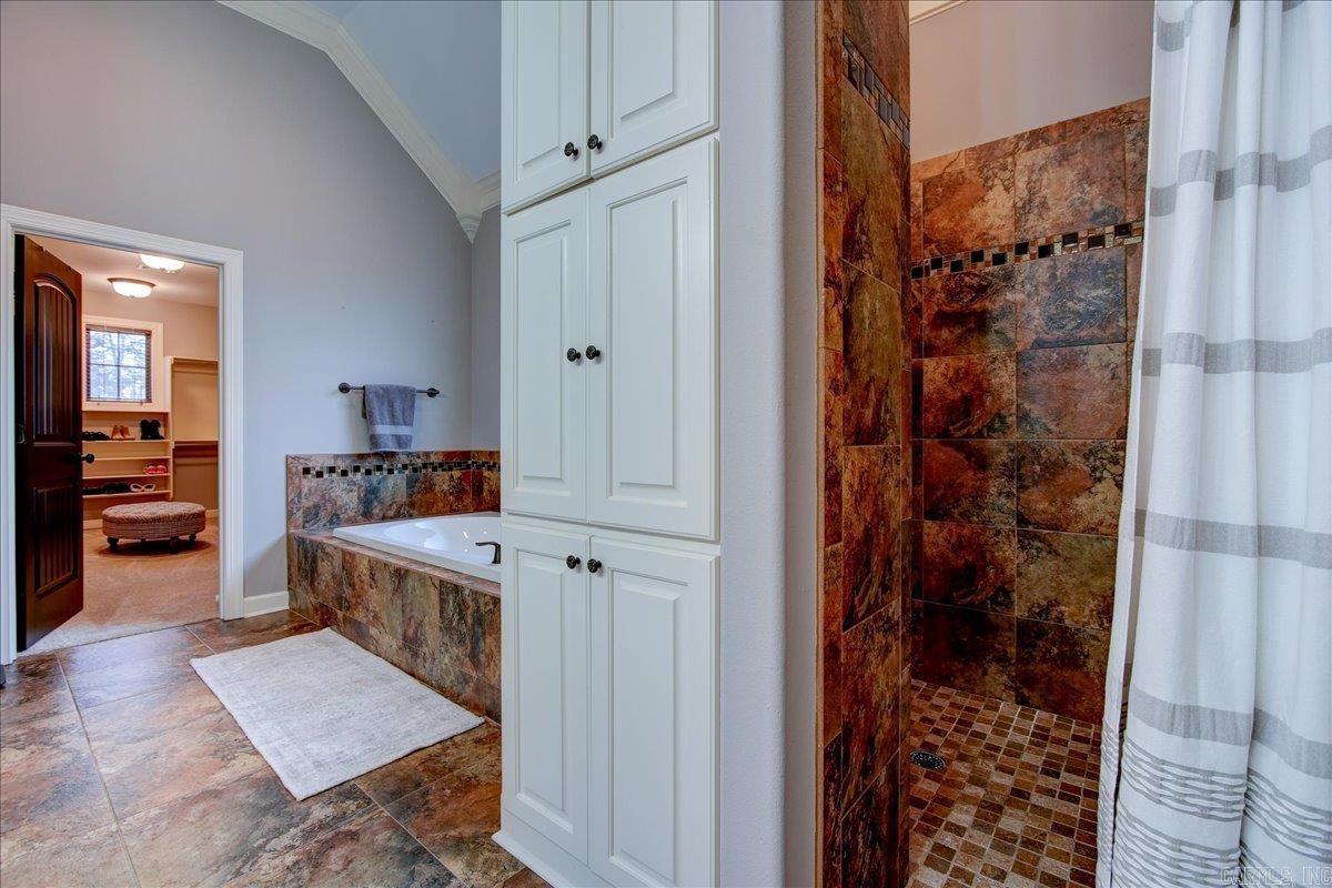 WEST WINDS UNIT - Residential